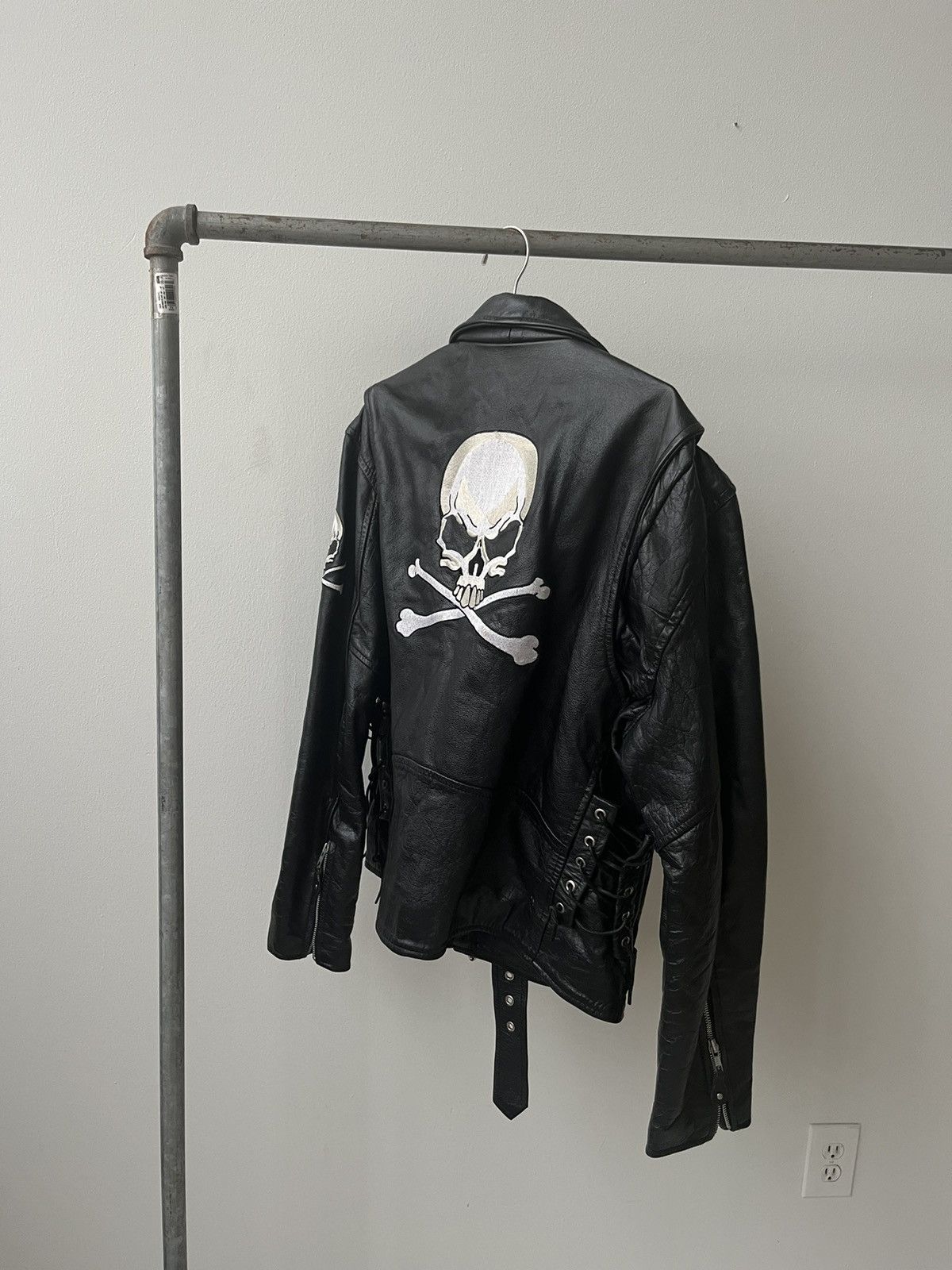 image of Vintage Leather Biker Jacket Skulls in Black, Men's (Size Large)