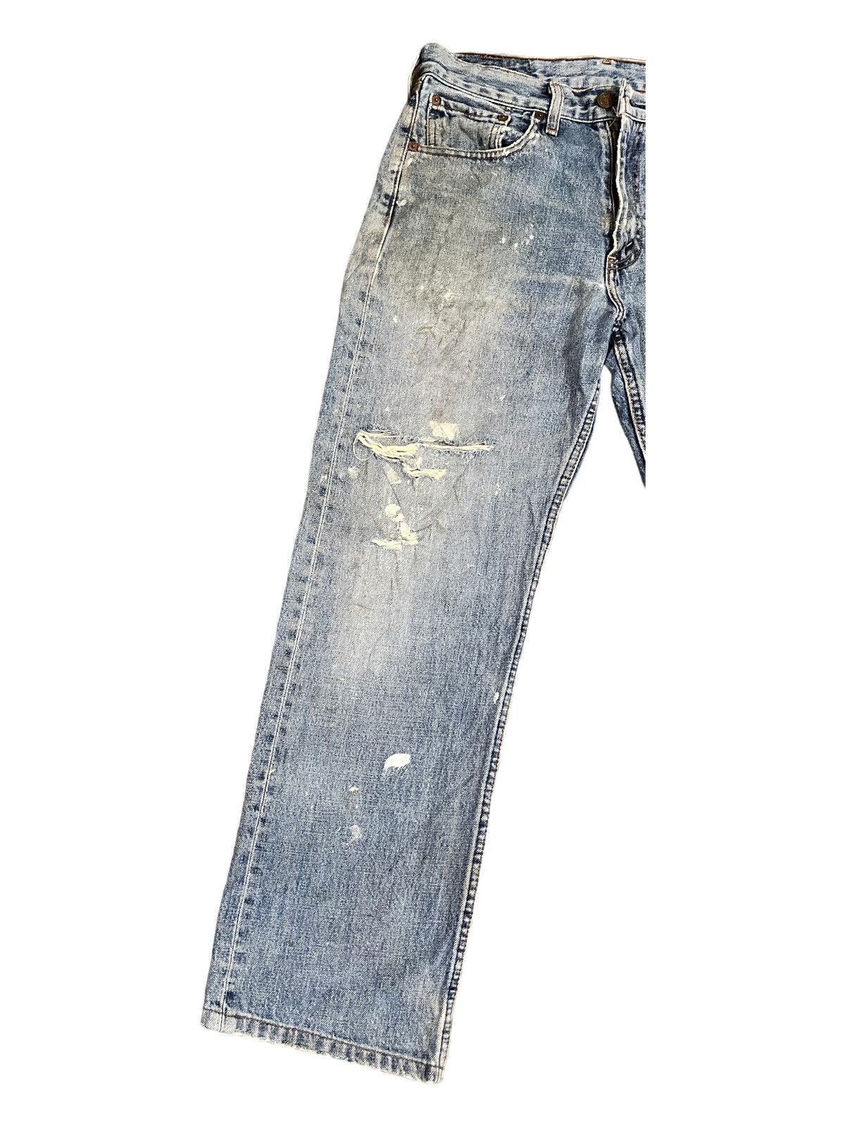 Levi's Vintage Levi’s Blue Wash Distressed Jeans Size US 29 - 2 Thumbnail