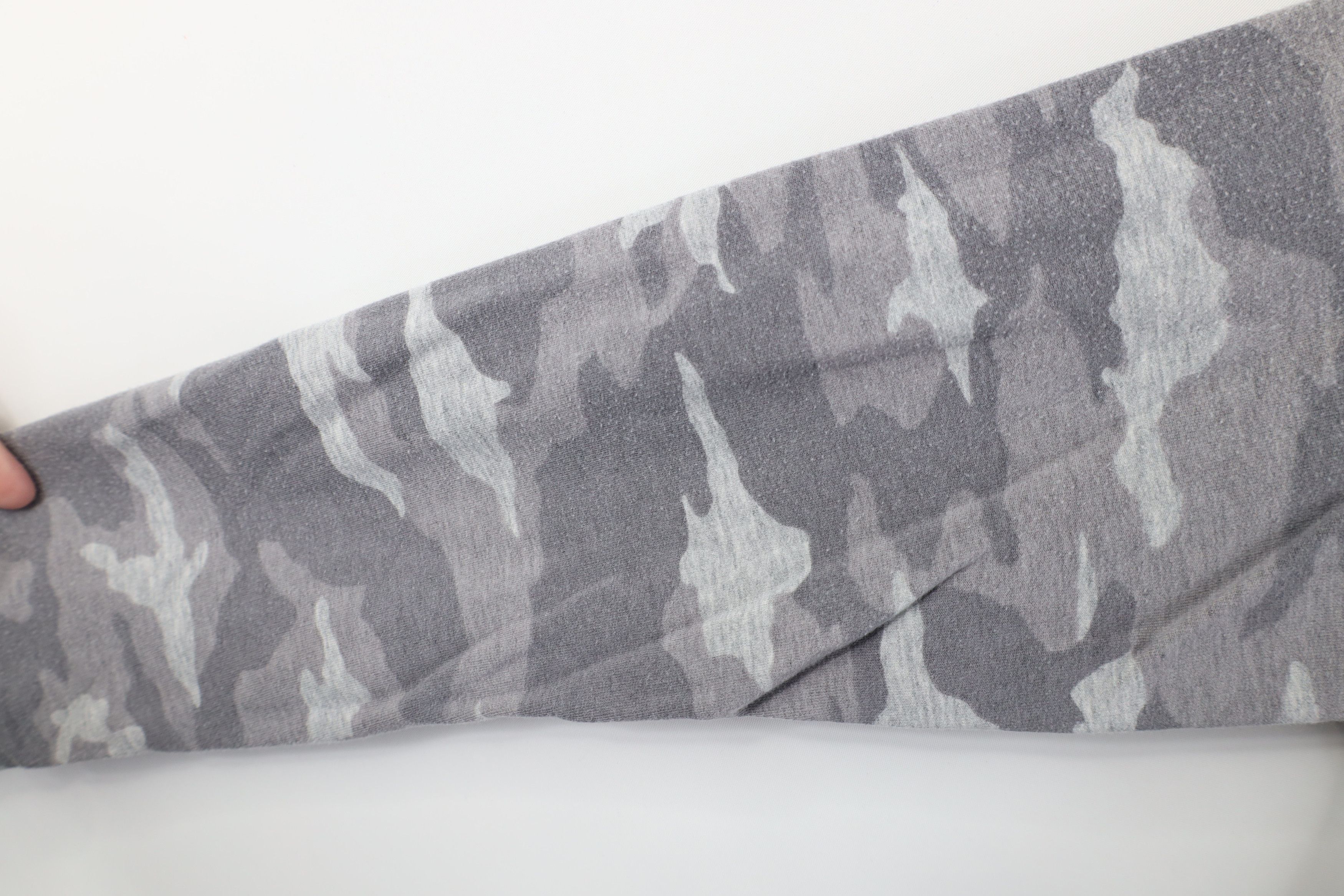 Athleta Athleta Camouflage French Terry Crewneck Sweatshirt Gray Size XS / US 0-2 / IT 36-38 - 6 Thumbnail