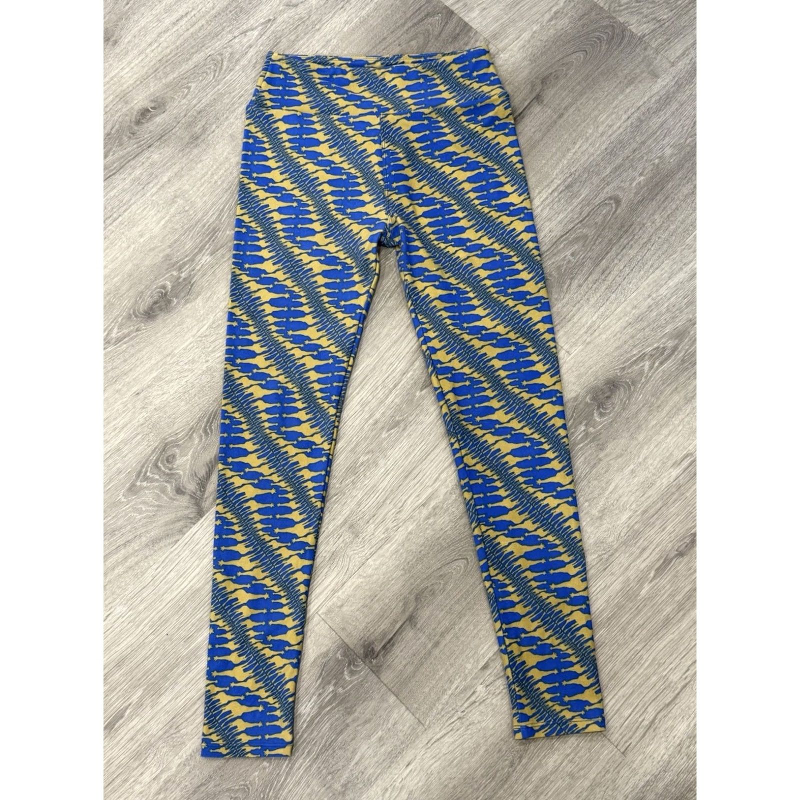 Vintage VINTAGE LuLaRoe Giraffe Leggings Womens One Size Blue & Yellow Animal Pattern Size 42" / US 20 - 2 Thumbnail