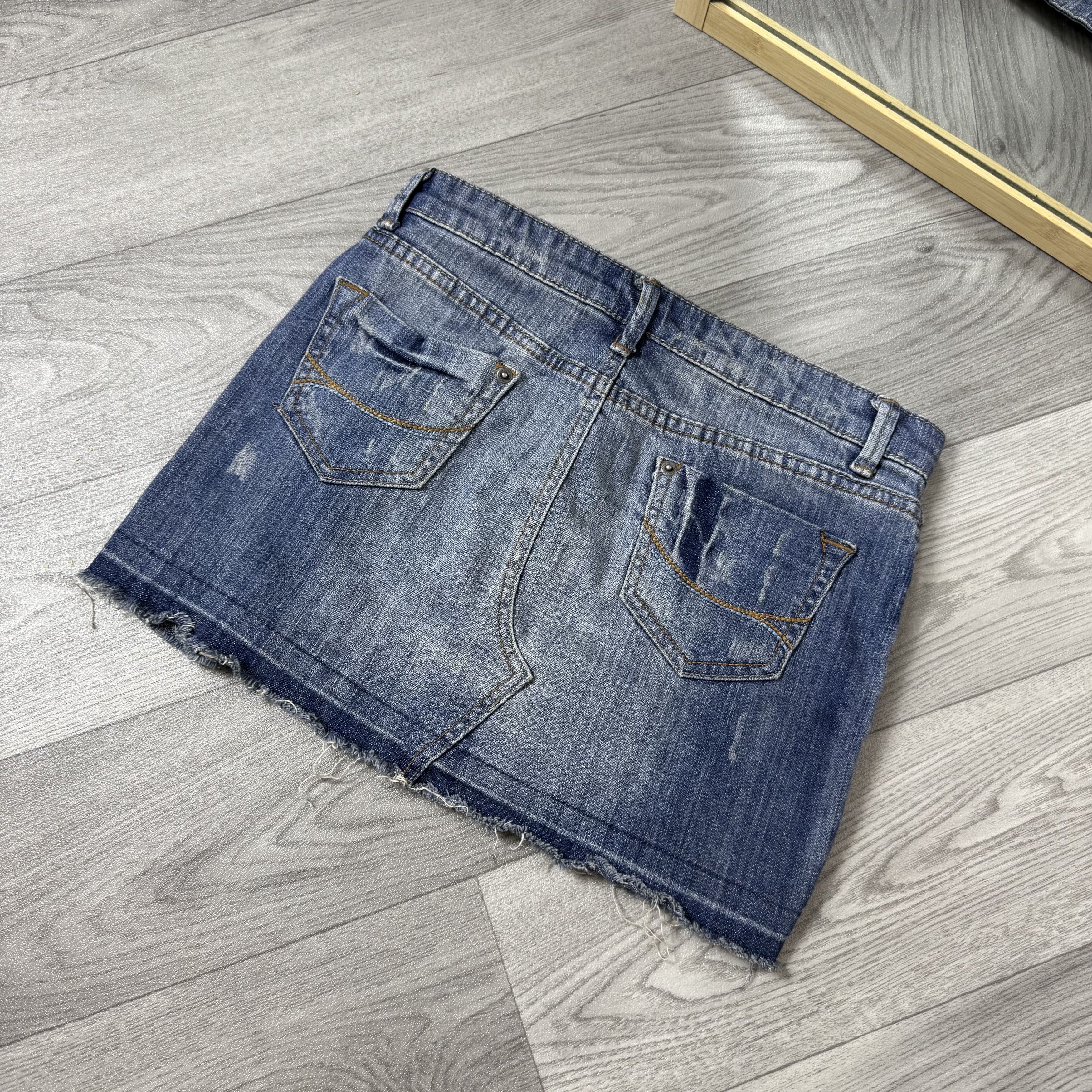 Vintage Vintage Fishbone Y2K Denim Faded Low Rise Blue Mini Skirt XS Size 24" / US 00 / IT 34 - 4 Thumbnail