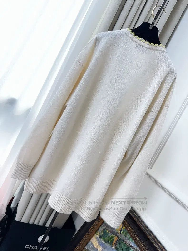 Other Chanel 25c yellow wavy lace beige cashmere knitted cardiga Size S / US 4 / IT 40 - 2 Thumbnail