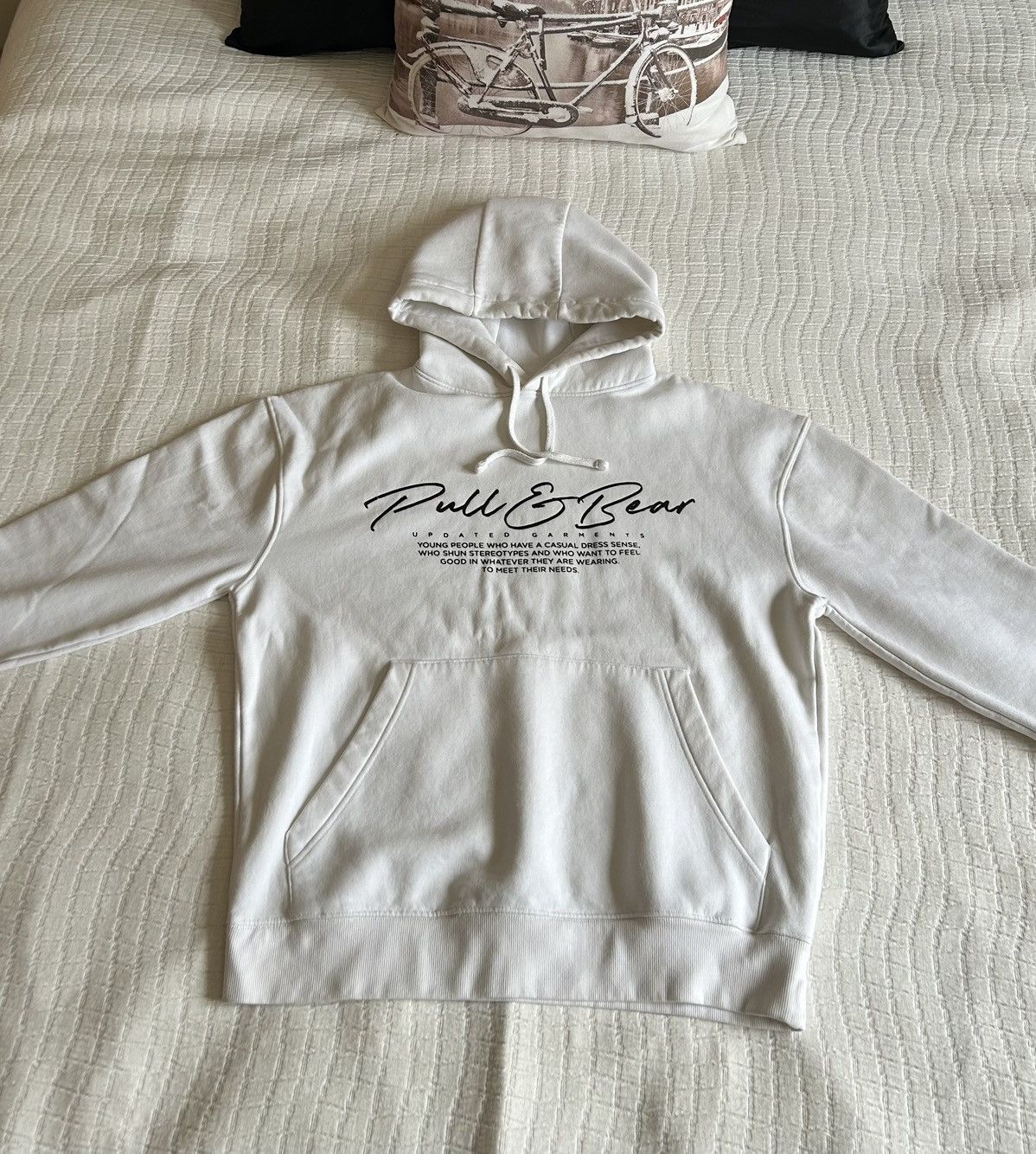 Pull & Bear Pull & Bear "Updated Garments" Essential White Hoodie Size US M / EU 48-50 / 2 - 2 Thumbnail