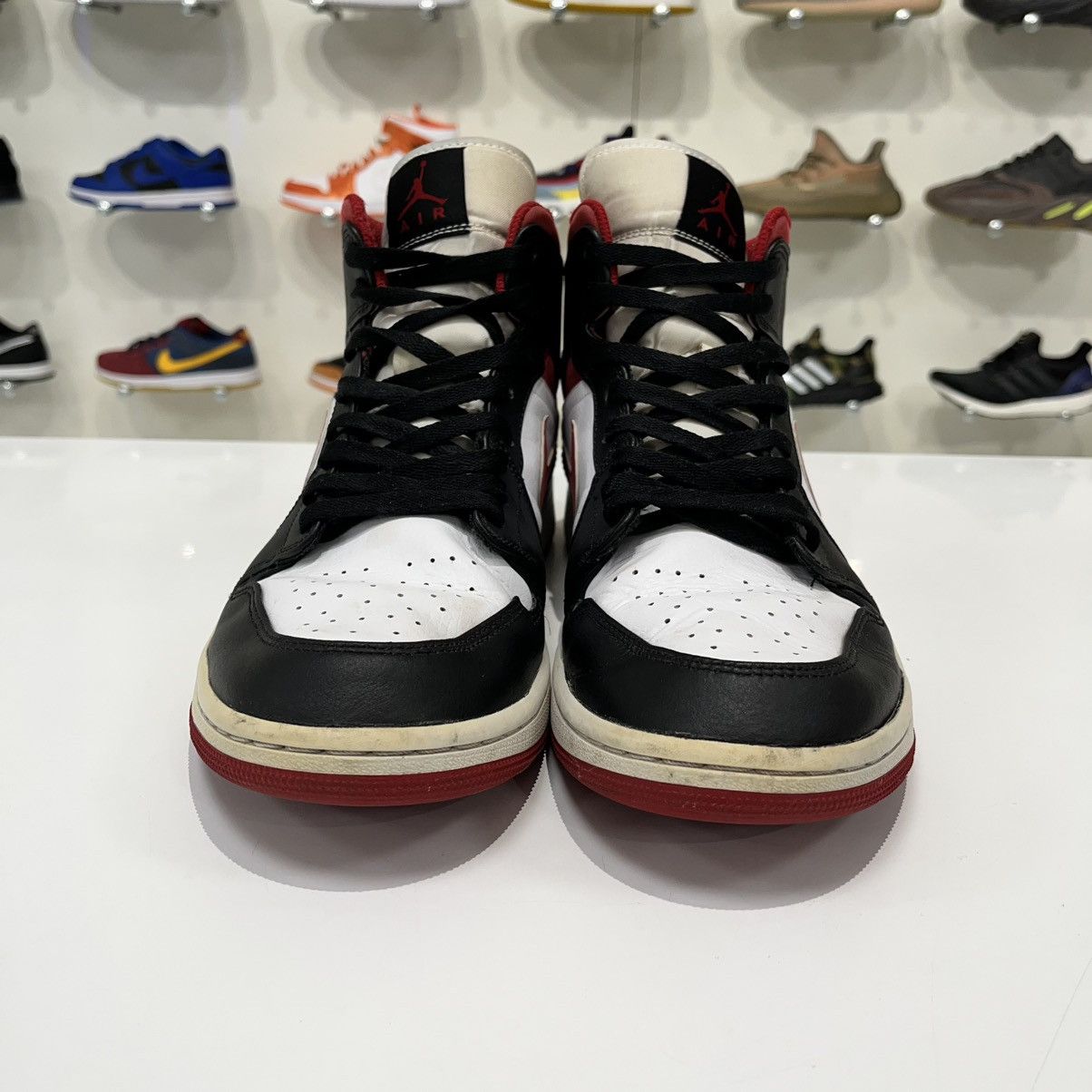 Nike Air Jordan 1 Mid Gym Red Black White Size US 11 / EU 44 - 9 Thumbnail
