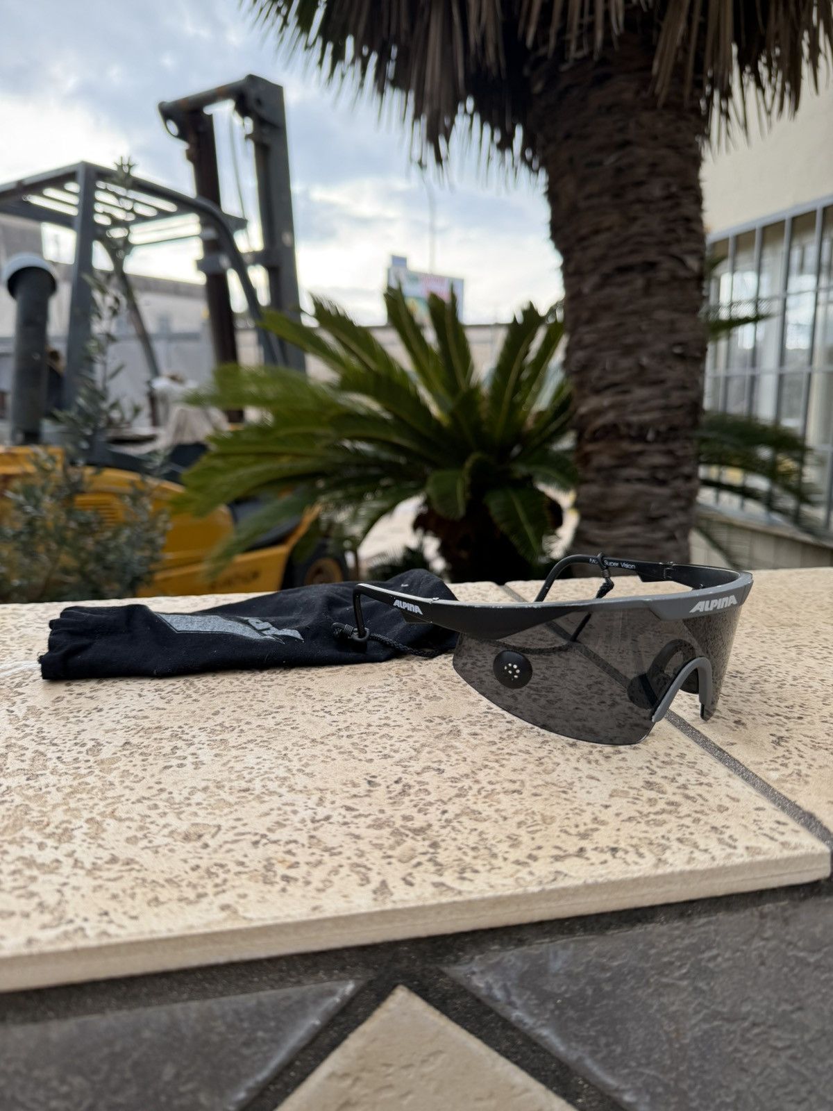 Oakley Alpina Sunglasses Black Size ONE SIZE - 1 Thumbnail