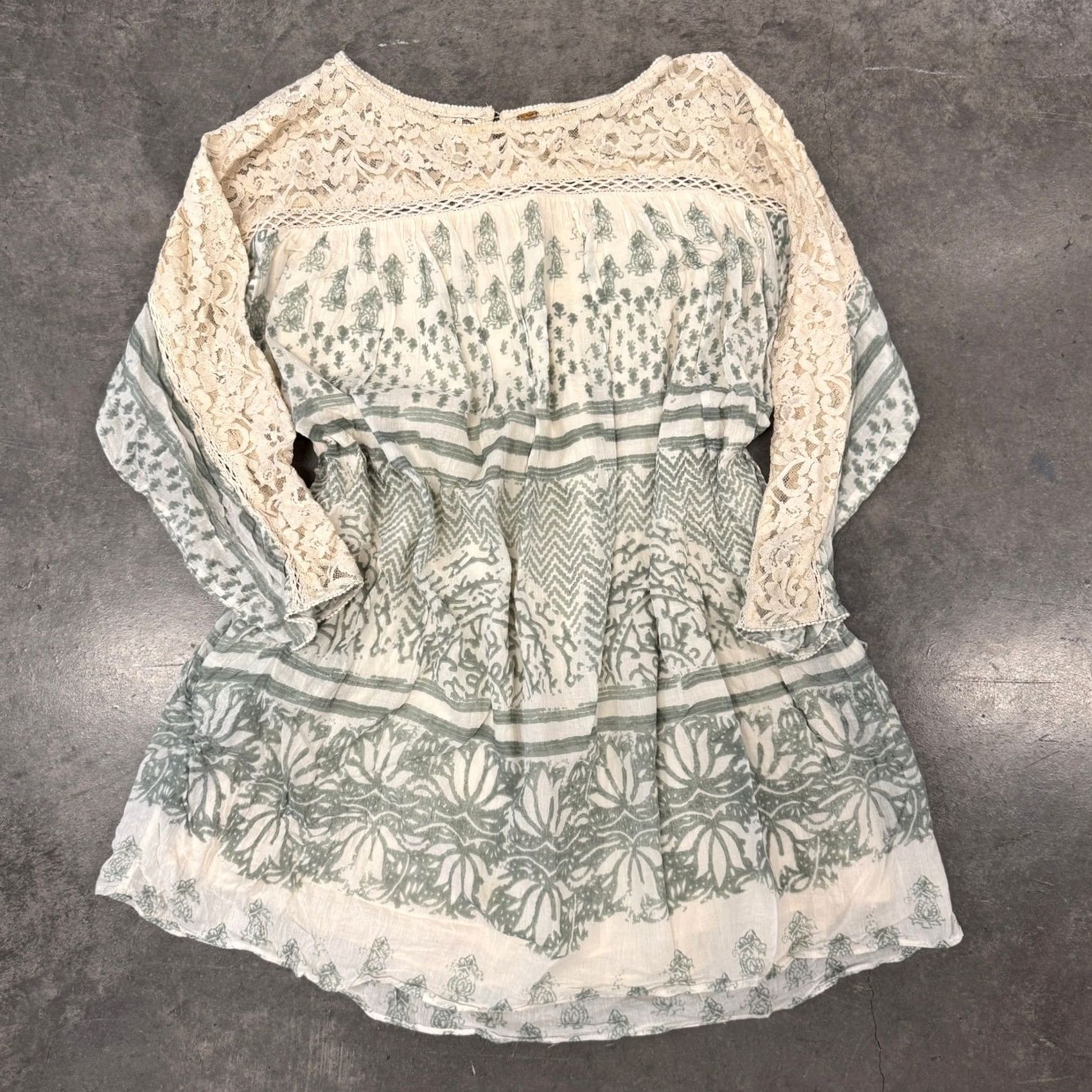 Free People VINTAGE Free People Sun Daze Mini Shift Dress Lace Boho Preppy Women's Medium White Lace Mini Shift Dress Womens Medium Size M / US 6-8 / IT 42-44 - 2 Thumbnail