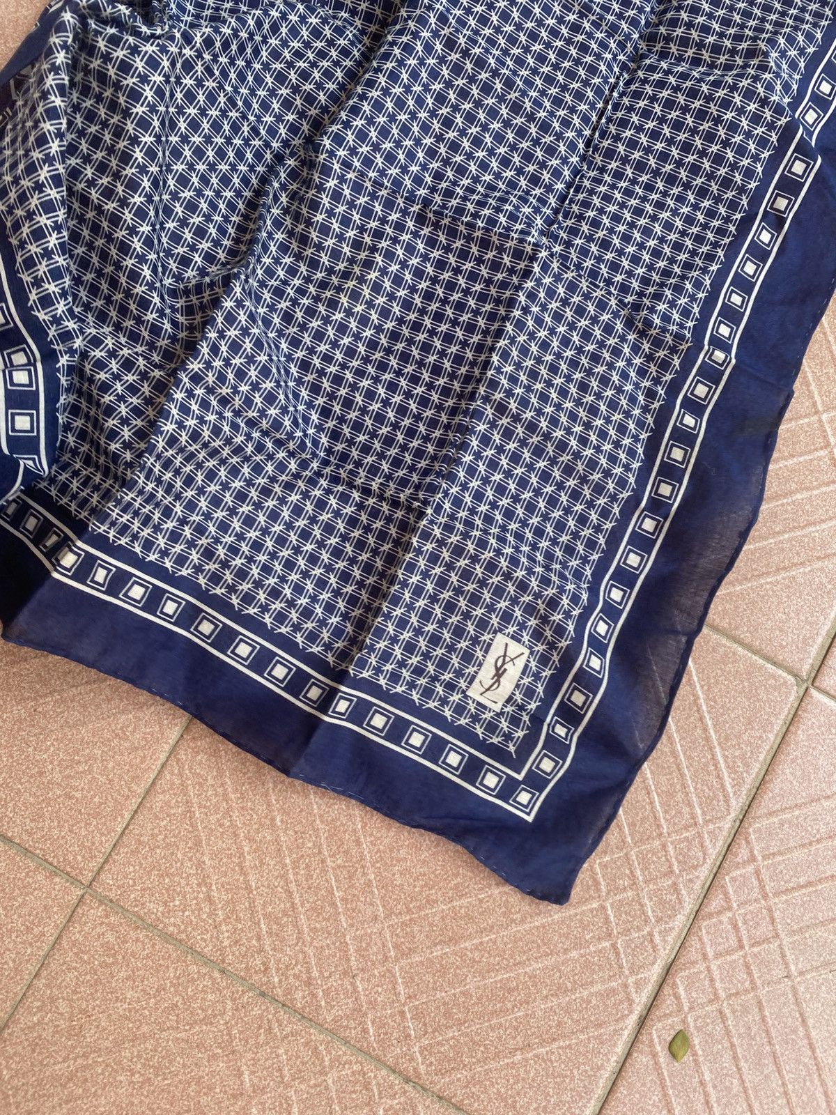Yves Saint Laurent Scarves Size ONE SIZE - 2 Thumbnail