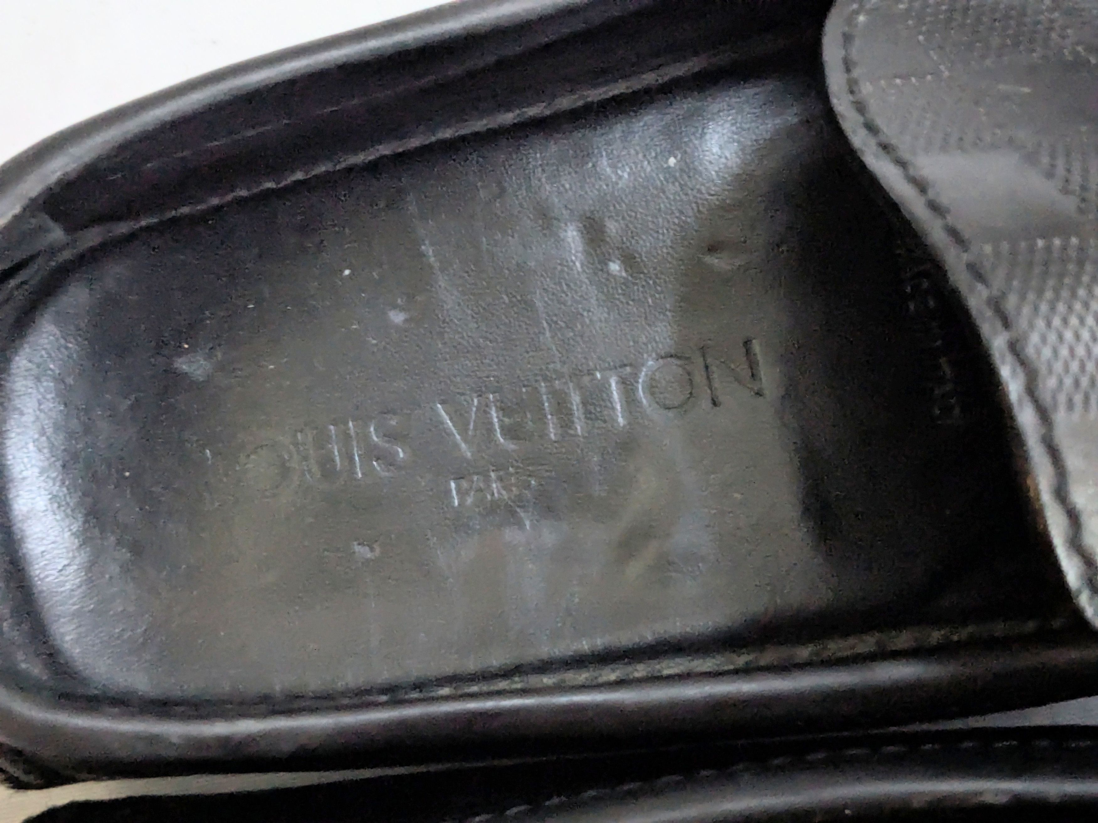 Louis Vuitton Louis Vuitton Driving Loafers Black 9 Leather LV Buckle Size US 9 / EU 42 - 10 Thumbnail