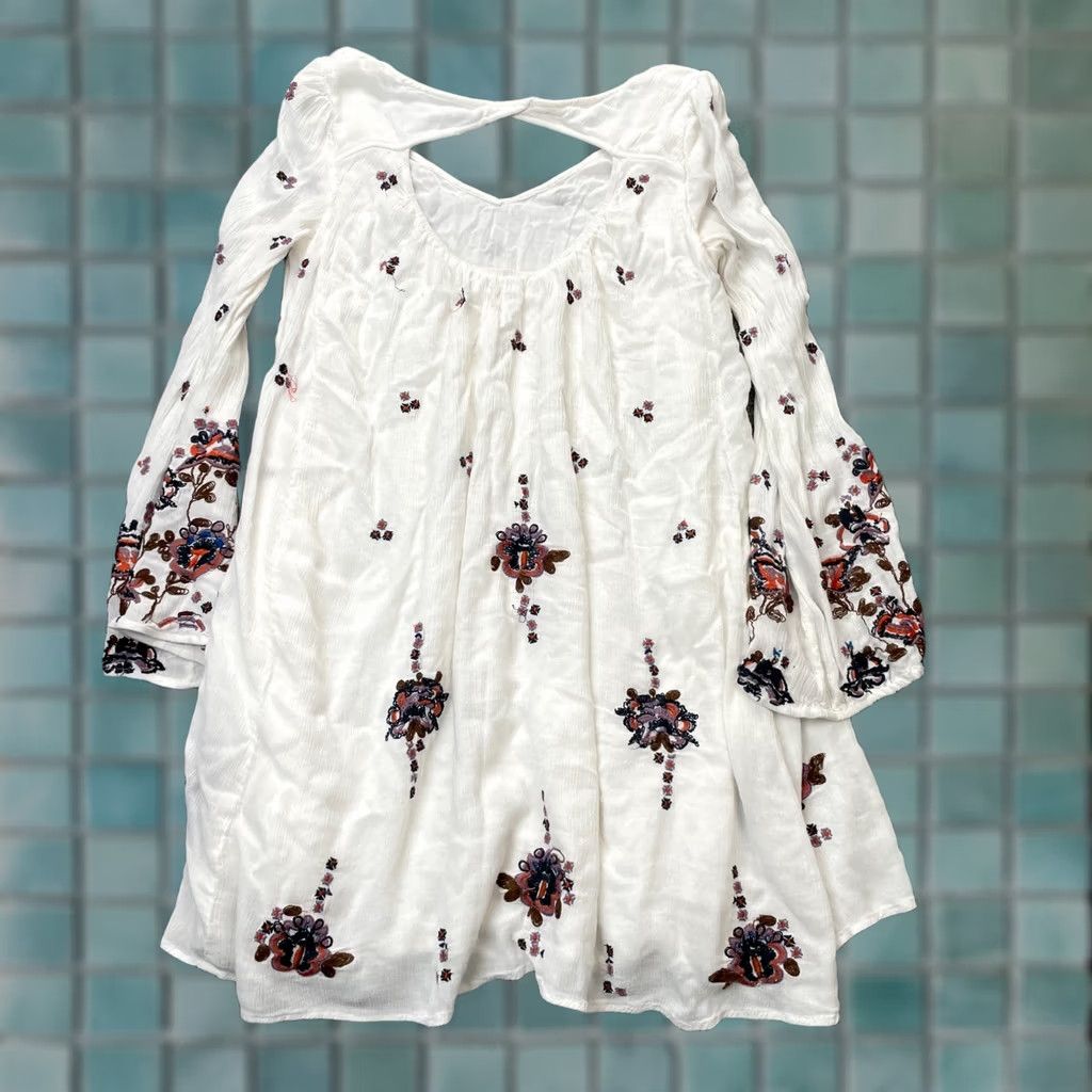 Free People Free People Dress Womens M White Mini Floral Embroidered Bell Sleeve Bohemian City 90s Style Womens Size M / US 6-8 / IT 42-44 - 1 Thumbnail