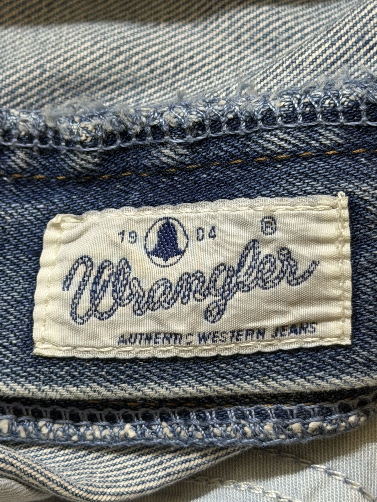 Wrangler Vintage 90s Wrangler Blue Faded Wash Distressed Wide Leg Size US 32 / EU 48 - 6 Thumbnail