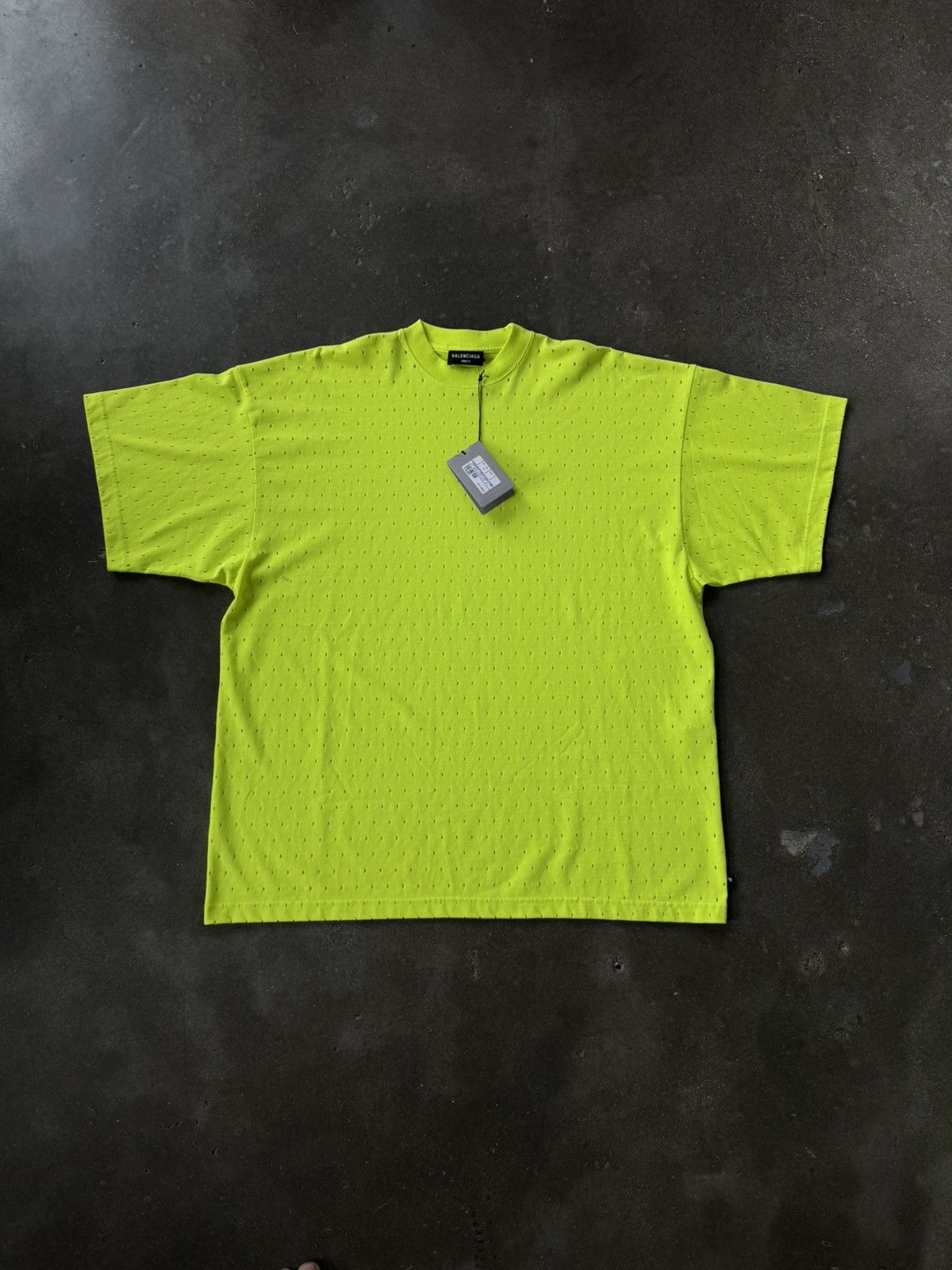 Tシャツ・カットソー *BALENCIAGA* Medium Fit Short Sleeve T-Shirt Army Green 7397 Balenciaga Men's Activewear Medium-Fit T-Shirt | Neiman Marcus
