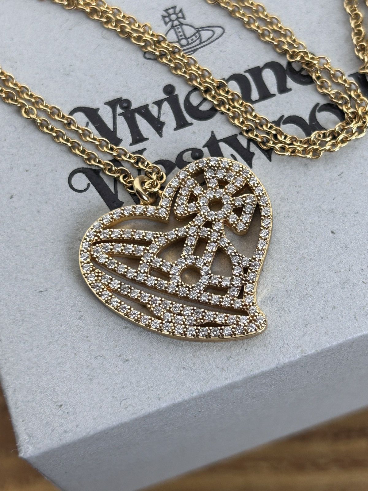 Vivienne Westwood Vivienne Westwood Crystal Stone Heart Flat Orb Necklace Size ONE SIZE - 2 Thumbnail