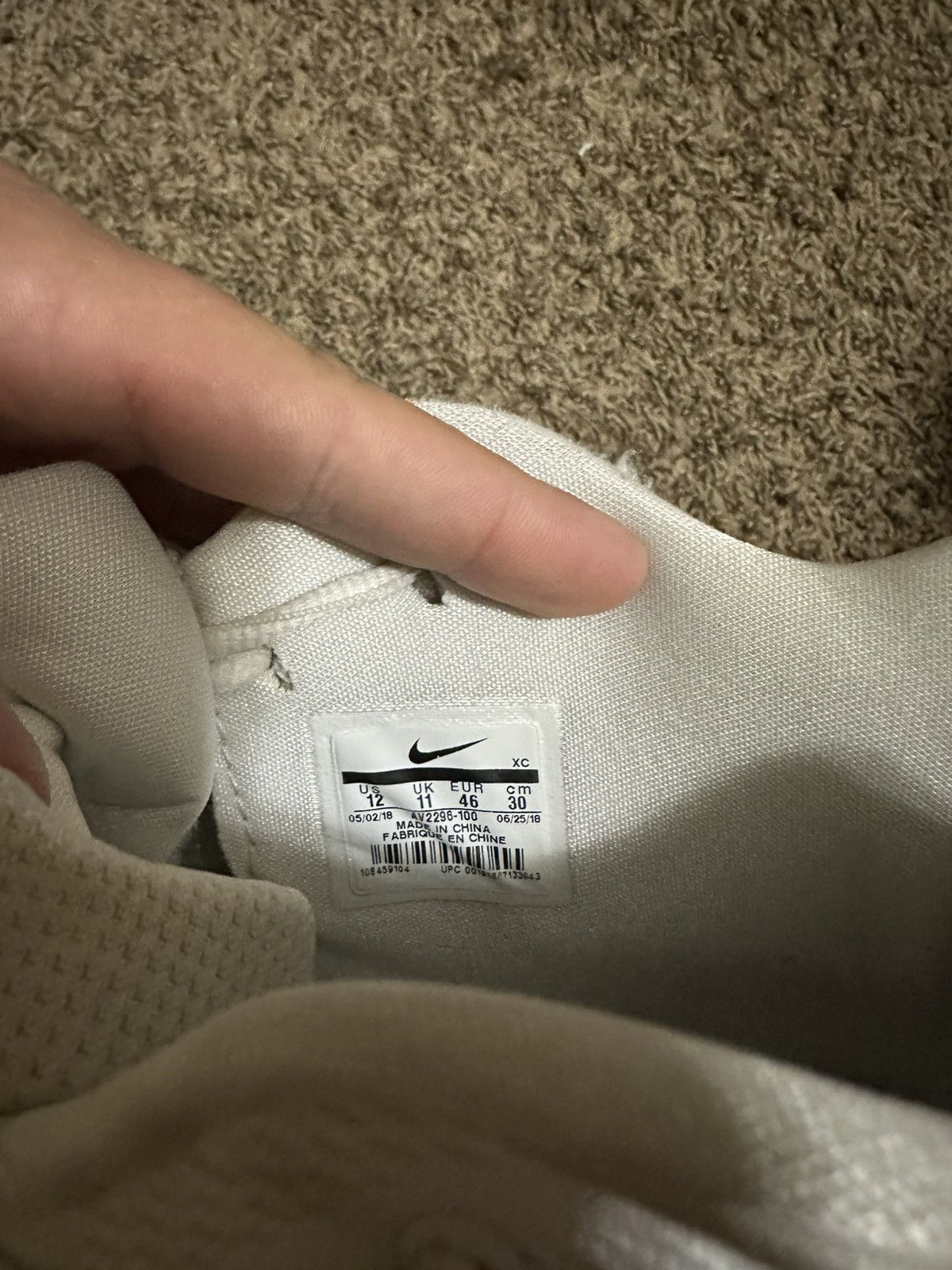 Nike Nike Kyrie 4 Size US 12 / EU 45 - 9 Thumbnail