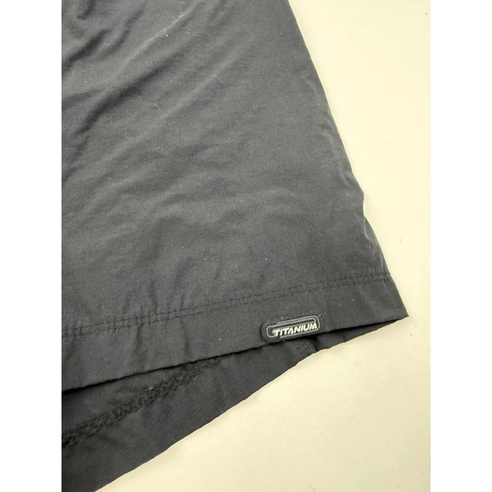 Vintage Columbia Mens Titanium Hiking Shorts Black 9" Inseam Elastic Waist Belt Buckle Pockets Quick Dry 9in AM4293 Size US 31 - 3 Thumbnail