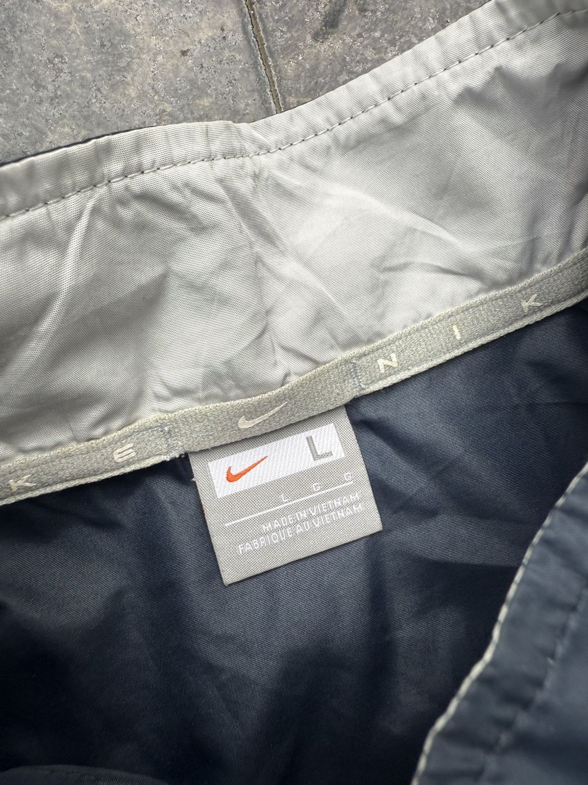 Nike 90’s NIKE RARE SWOOSH LOGO Y2K VINTAGEZIP NYLON JACKET RETRO Size US L / EU 52-54 / 3 - 7 Thumbnail
