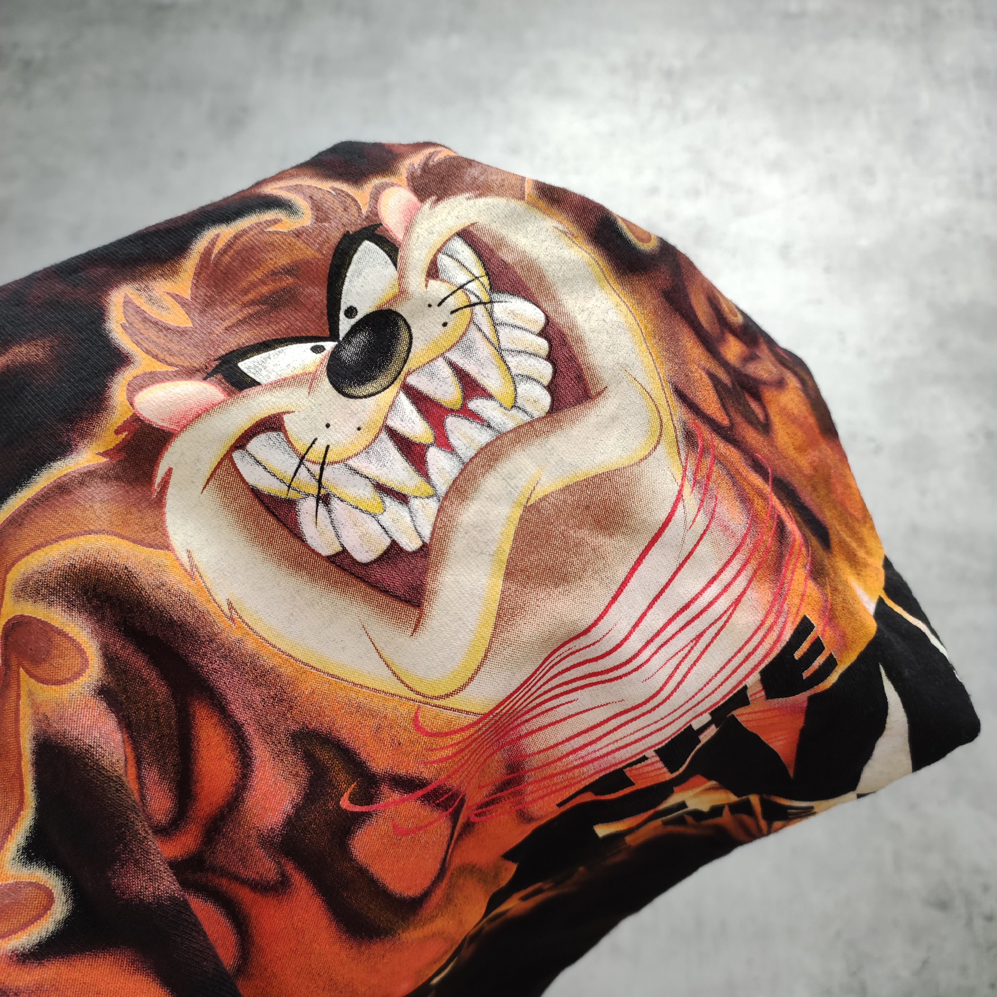 Vintage × Warner Bros RARE 90s 1998 OG Warner Bros The Devil Promo Tee Size US M / EU 48-50 / 2 - 5 Thumbnail