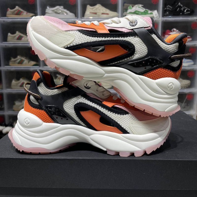 Louis Vuitton Louis Vuitton Run 55 Casual Sneakers for Women -2505 Size US 6 / IT 36 - 4 Thumbnail