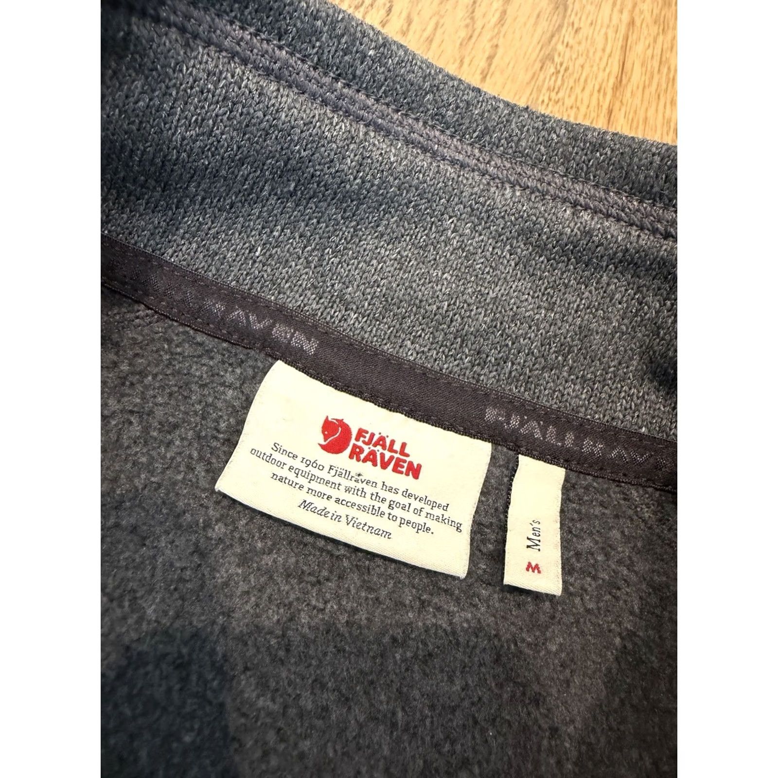 Vintage Fjällräven Ovik Jacket Men’s Medium Grey Full Zip Fleece Pocket Regular Size M Outdoors Outdoor Hiking Casual Travel Pattern Solid Size US M / EU 48-50 / 2 - 4 Thumbnail