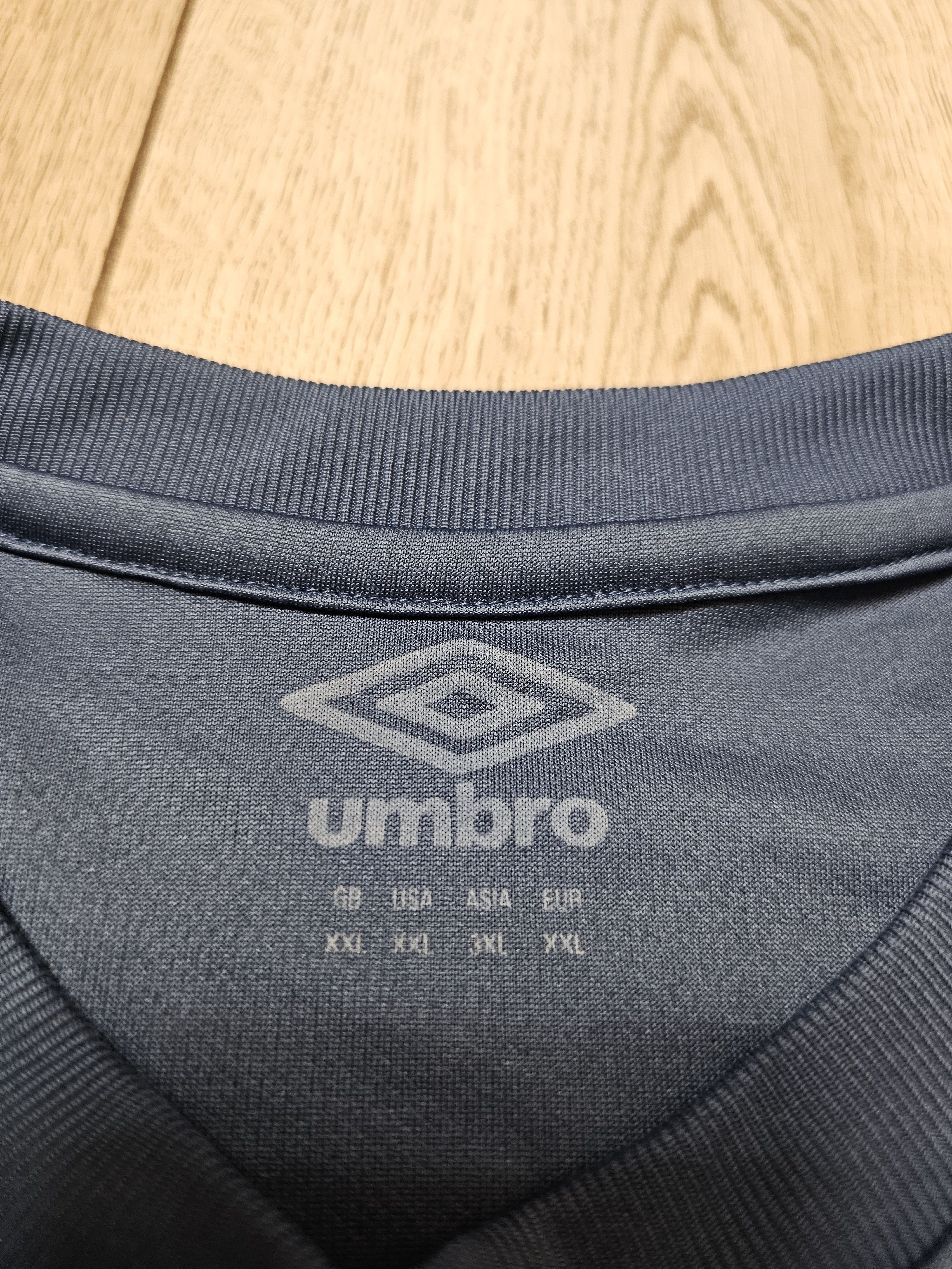 Umbro ENGLAND RUGBY JERSEY TRAINING RUGBY SHIRT O2 JERSEY Size US XXL / EU 58 / 5 - 6 Thumbnail