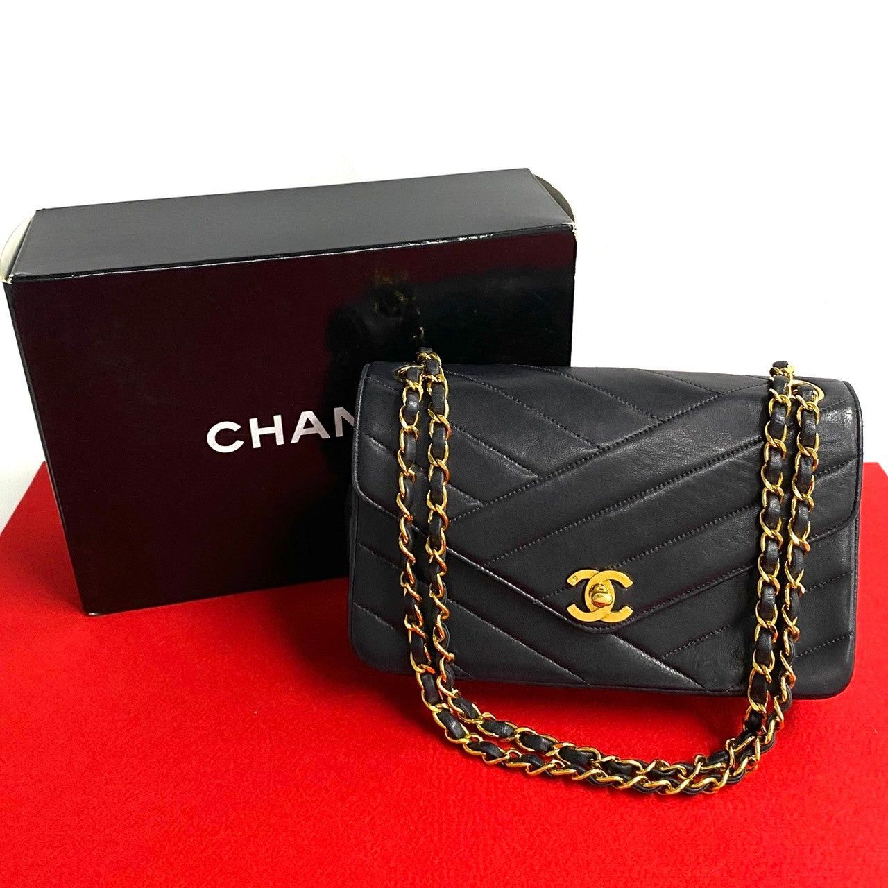 Chanel Chanel Shoulder Bag Black Leather Size ONE SIZE - 1 Thumbnail