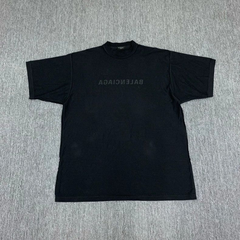 Balenciaga Balenciaga Black reversible mirror short sleeve Size US M / EU 48-50 / 2 - 8 Thumbnail