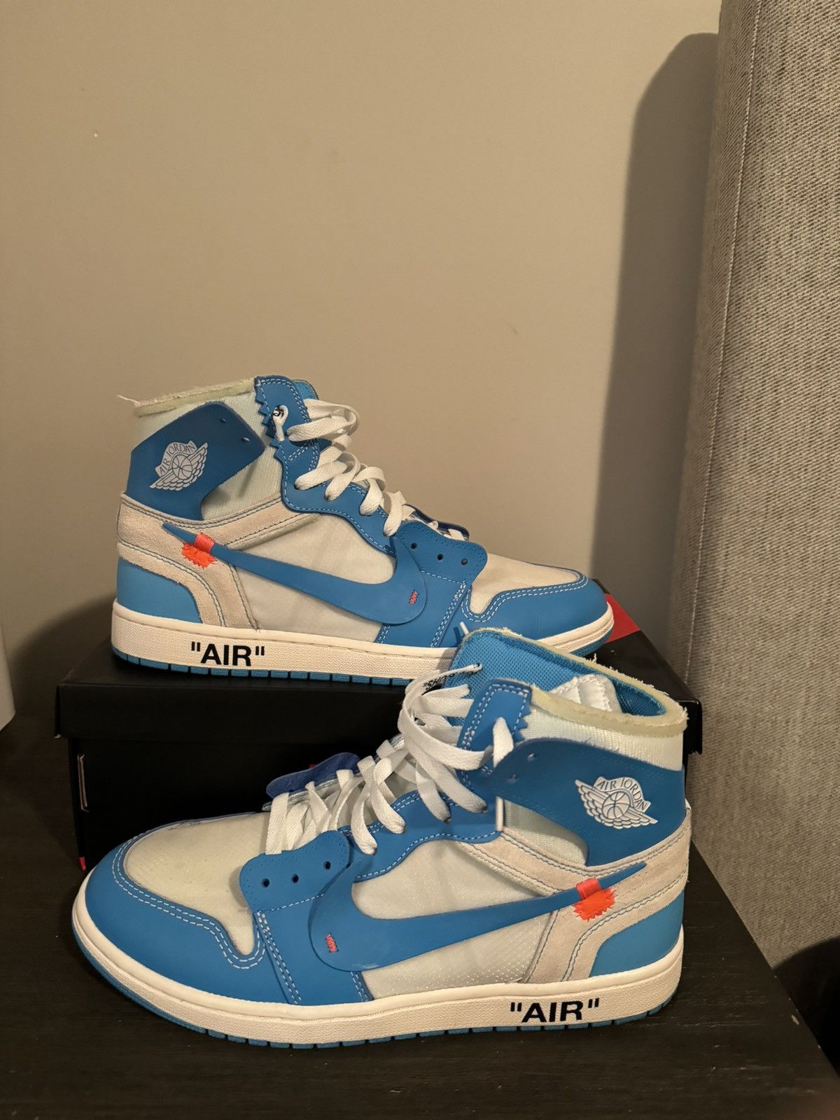 image of Off White Off-White Jordan One Unc Size 11.5 Shoes in Blue, Men's