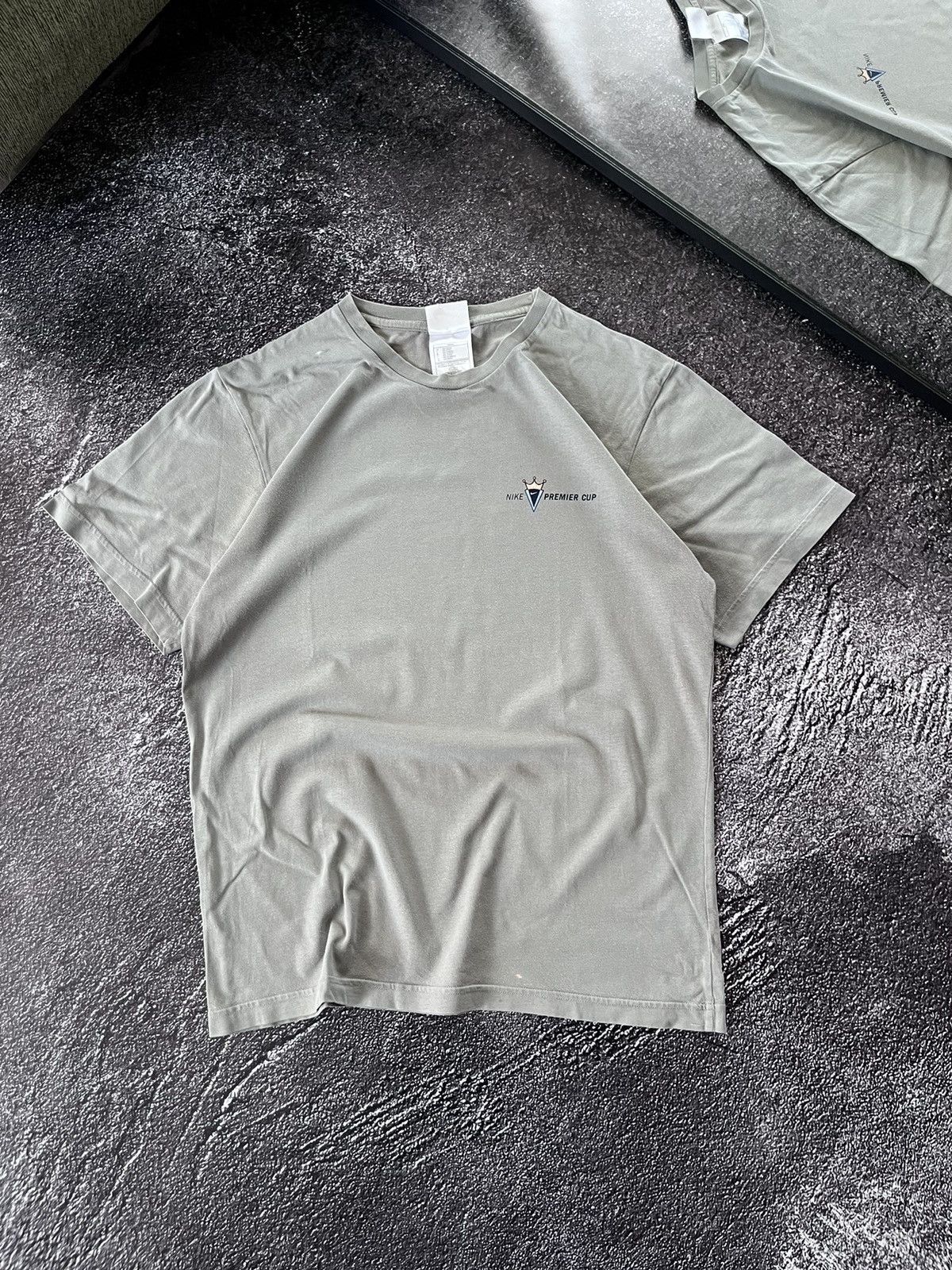 Nike Vintage Nike Y2K Premier Cup Football T-Shirt Tee Size US M / EU 48-50 / 2 - 3 Thumbnail