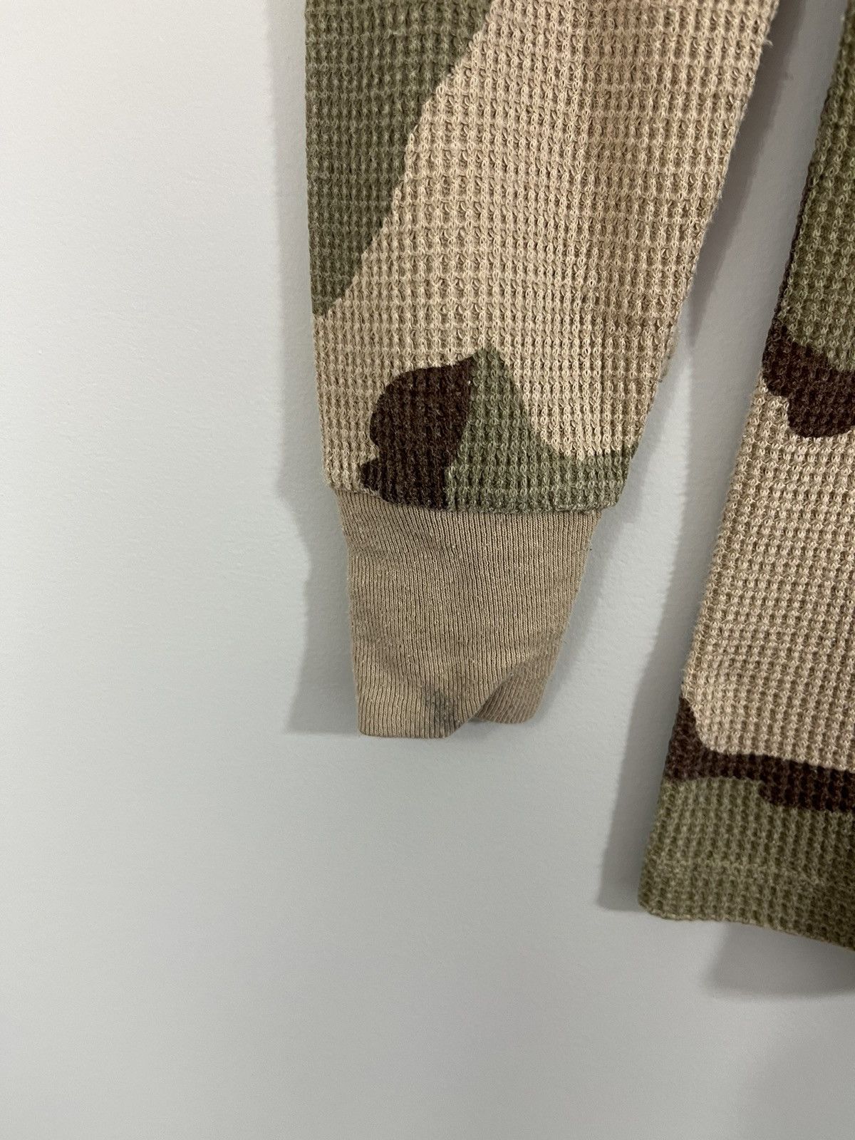 Vintage Distressed Thermal Knit Camo Stained Long Sleeve Size US S / EU 44-46 / 1 - 8 Thumbnail