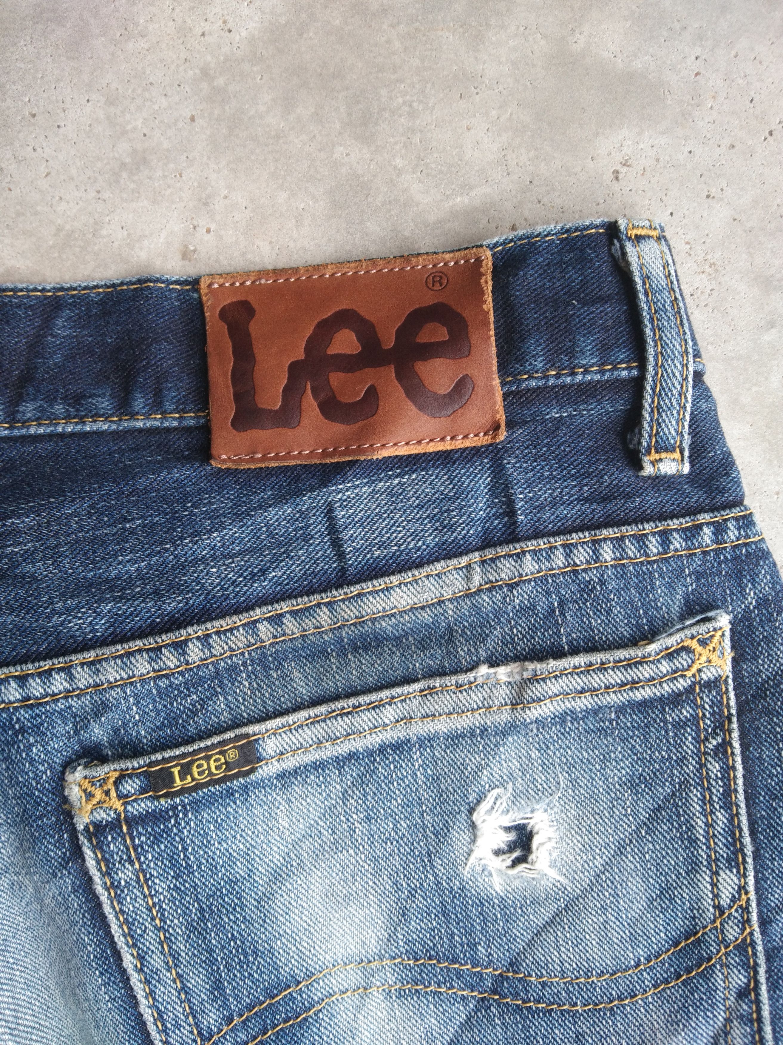 Vintage Vintage Lee Riders Flared Distressed Jeans 32x31 Size US 32 / EU 48 - 4 Thumbnail