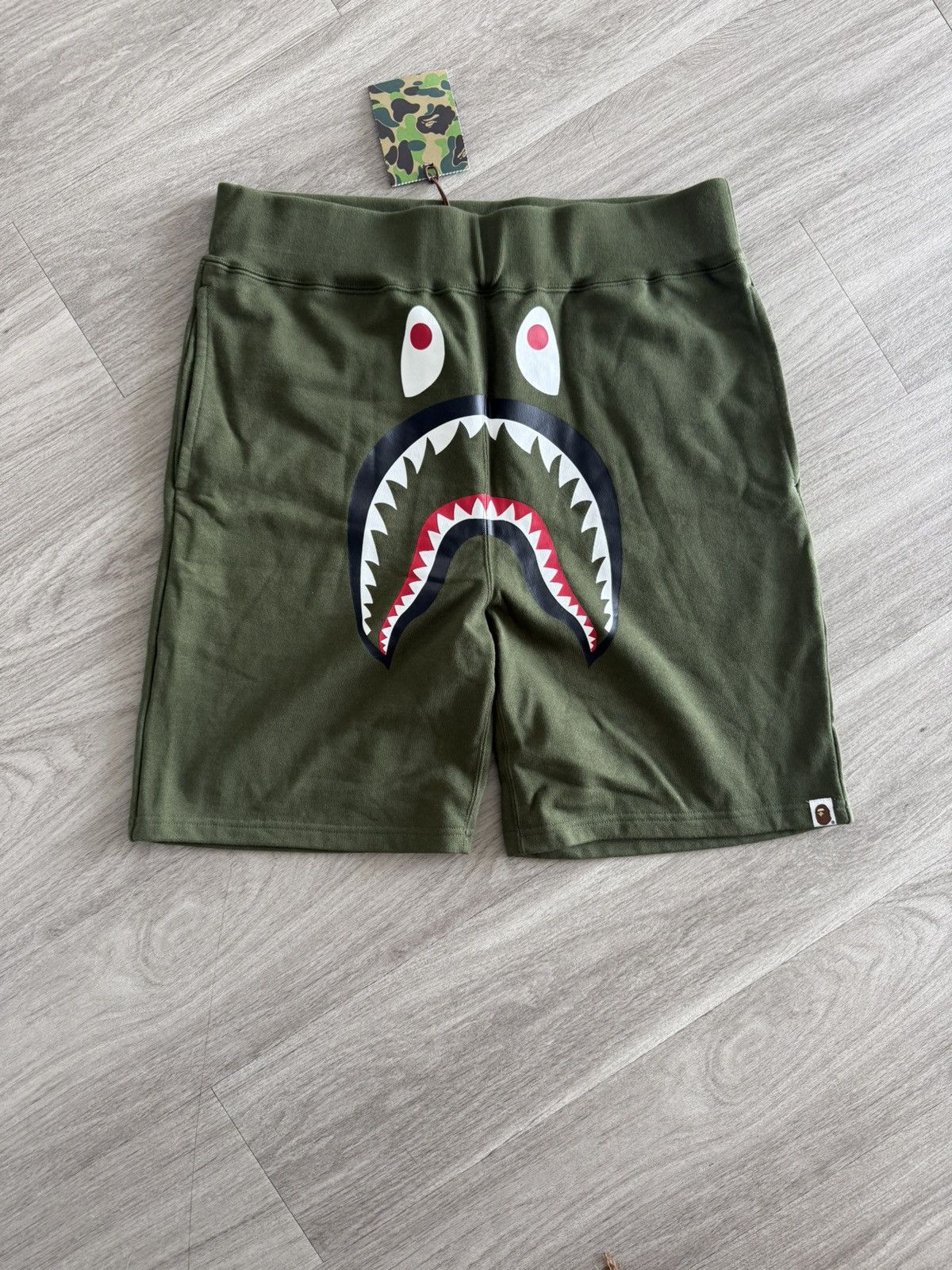 Bape Bape olive shark shorts Size US 34 / EU 50 - 1 Thumbnail