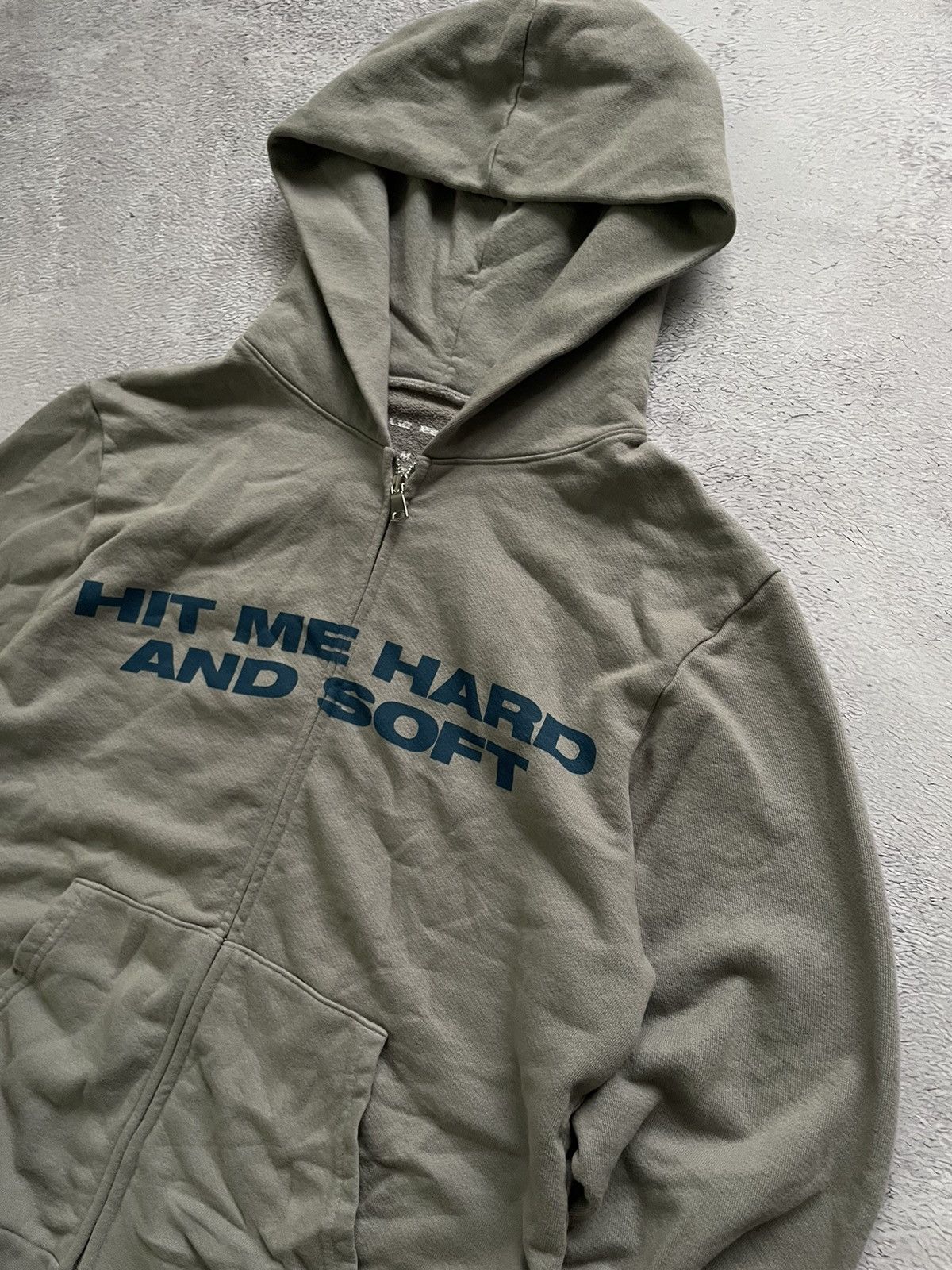 Billie Eilish Rare! Hoodie Billie Eilish Hit Me Hard And Soft Zip Size US M / EU 48-50 / 2 - 5 Thumbnail