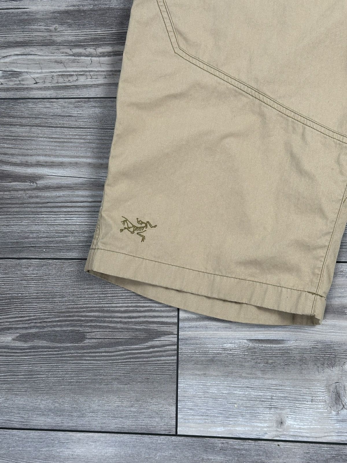 Arc'teryx Vintage Arc’teryx Shorts Size US 36 / EU 52 - 3 Thumbnail
