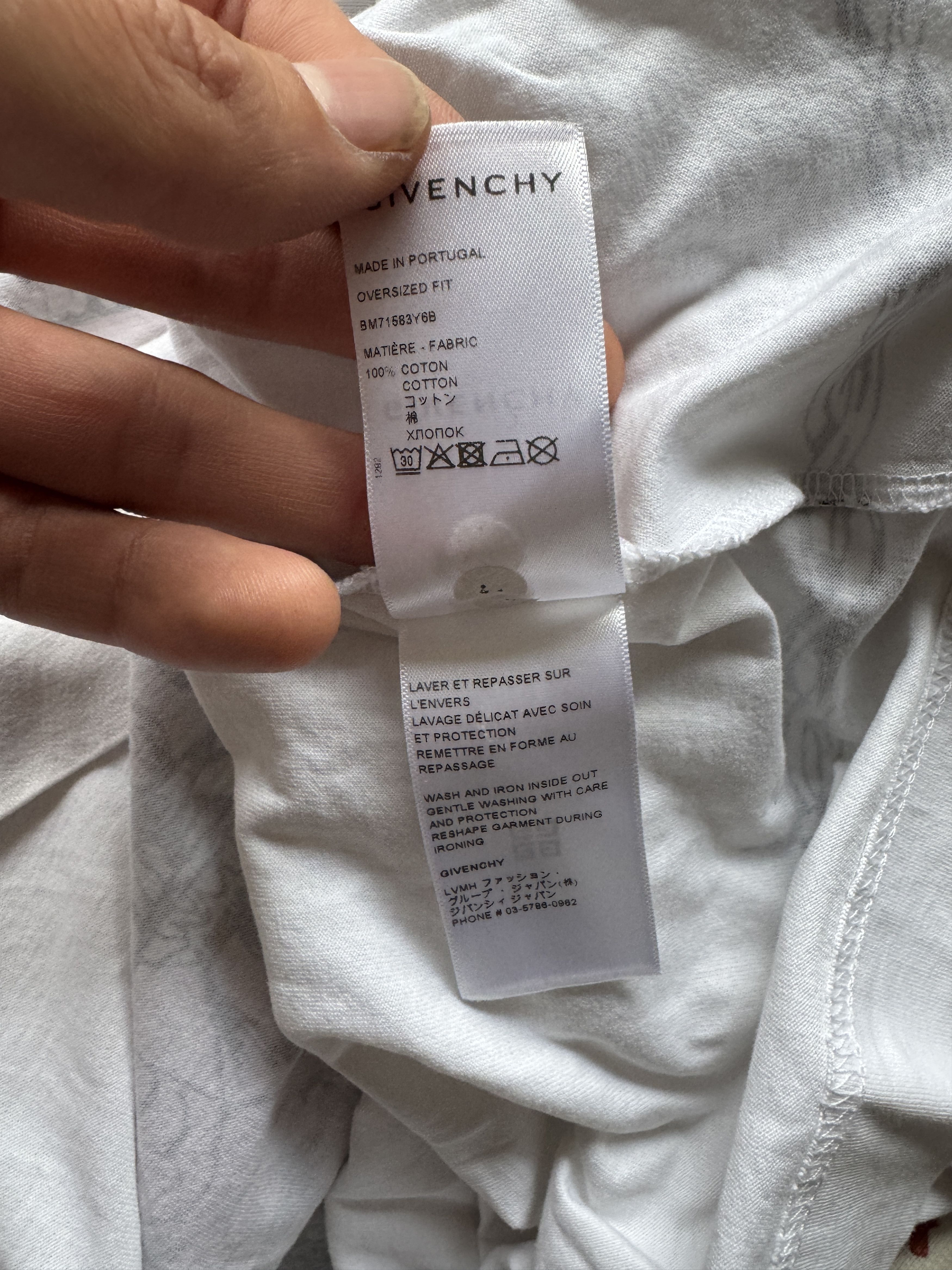 Givenchy White Gothic Print Oversized T-Shirt Size US S / EU 44-46 / 1 - 14 Thumbnail