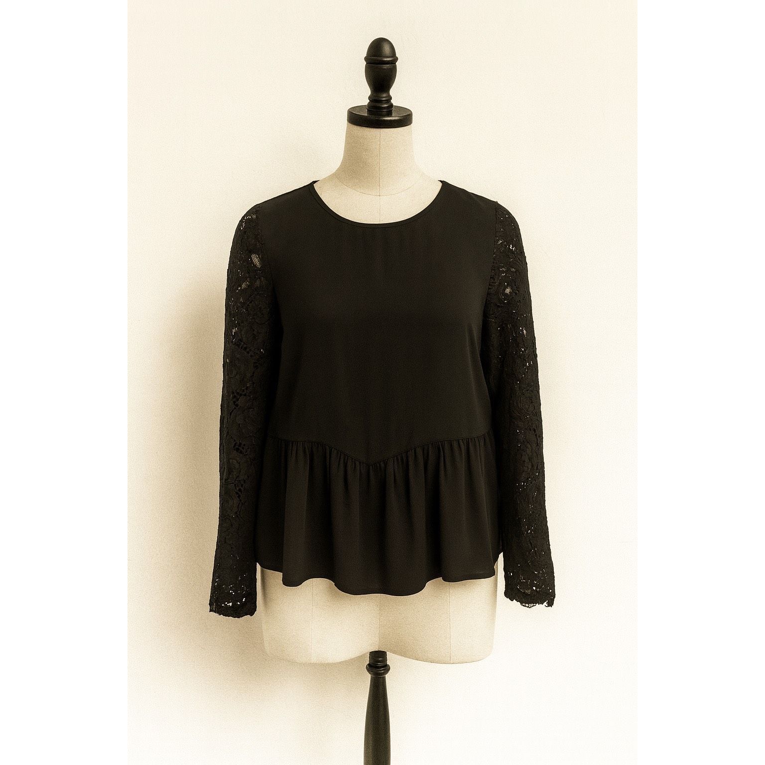 Loft LOFT Black Lace Sleeve Peplum Blouse XS NWT Size XS / US 0-2 / IT 36-38 - 1 Thumbnail