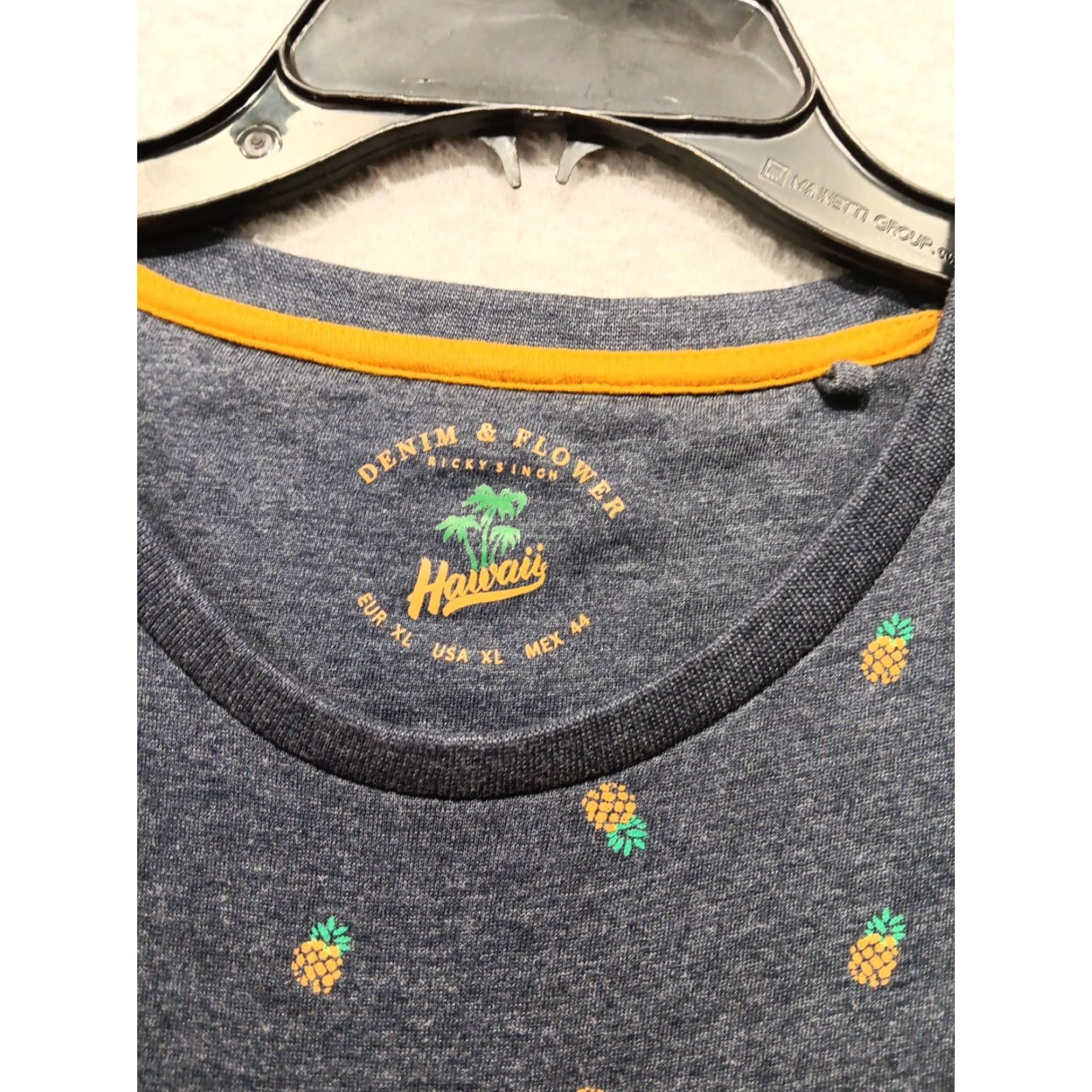 Vintage Denim & Flower Ricky Singh T Shirt XL Gray Pineapple Short Sleeve Crew Neck Mens Size US XL / EU 56 / 4 - 4 Thumbnail