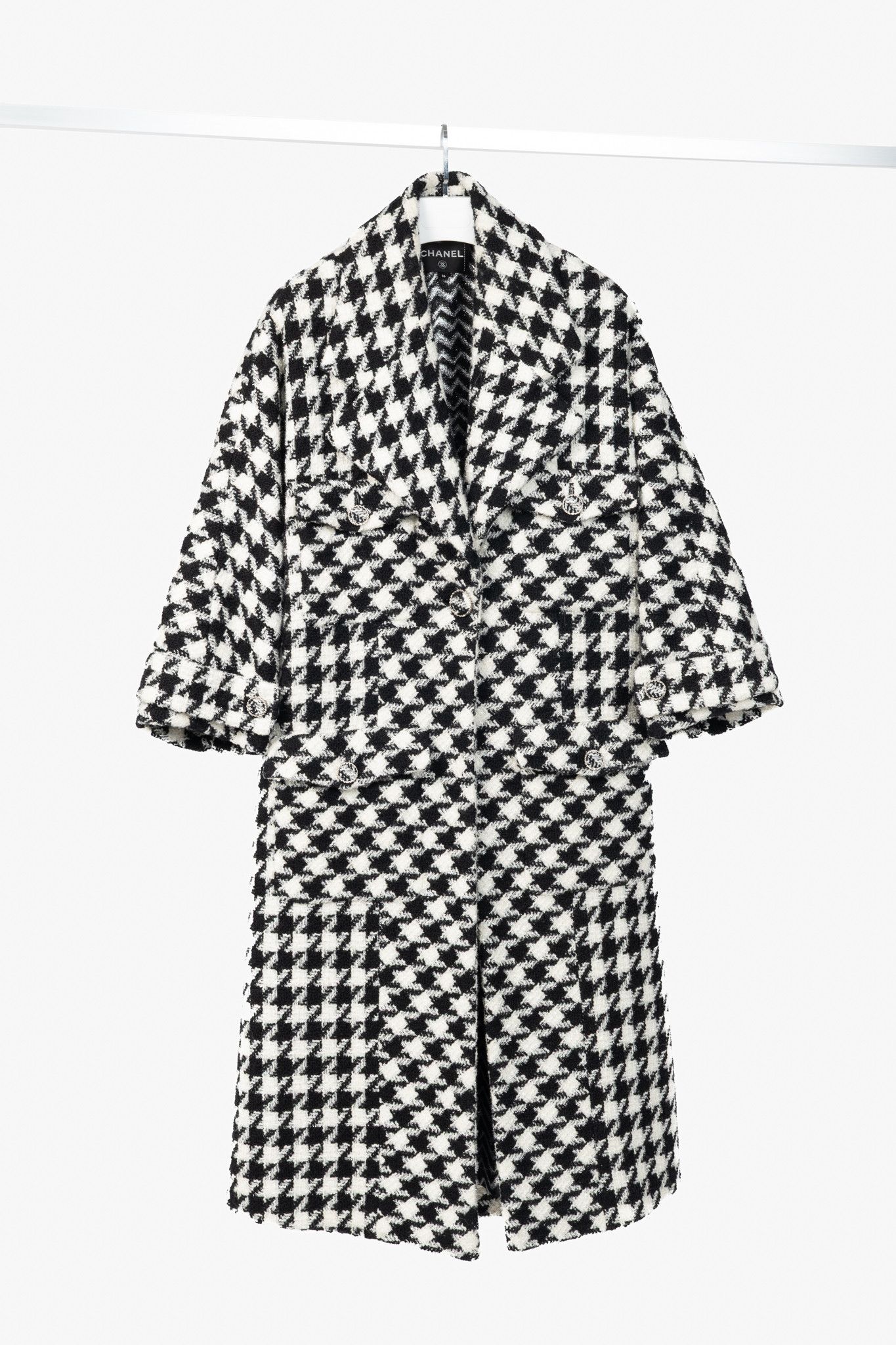 Chanel Chanel AW/19 Runway White/Black Houndstooth Wool-Tweed Coat Size S / US 4 / IT 40 - 1 Thumbnail