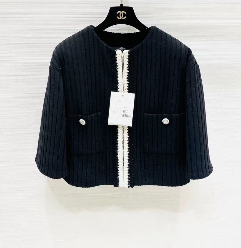 Chanel Early Spring Series Black and White Contrast Coat