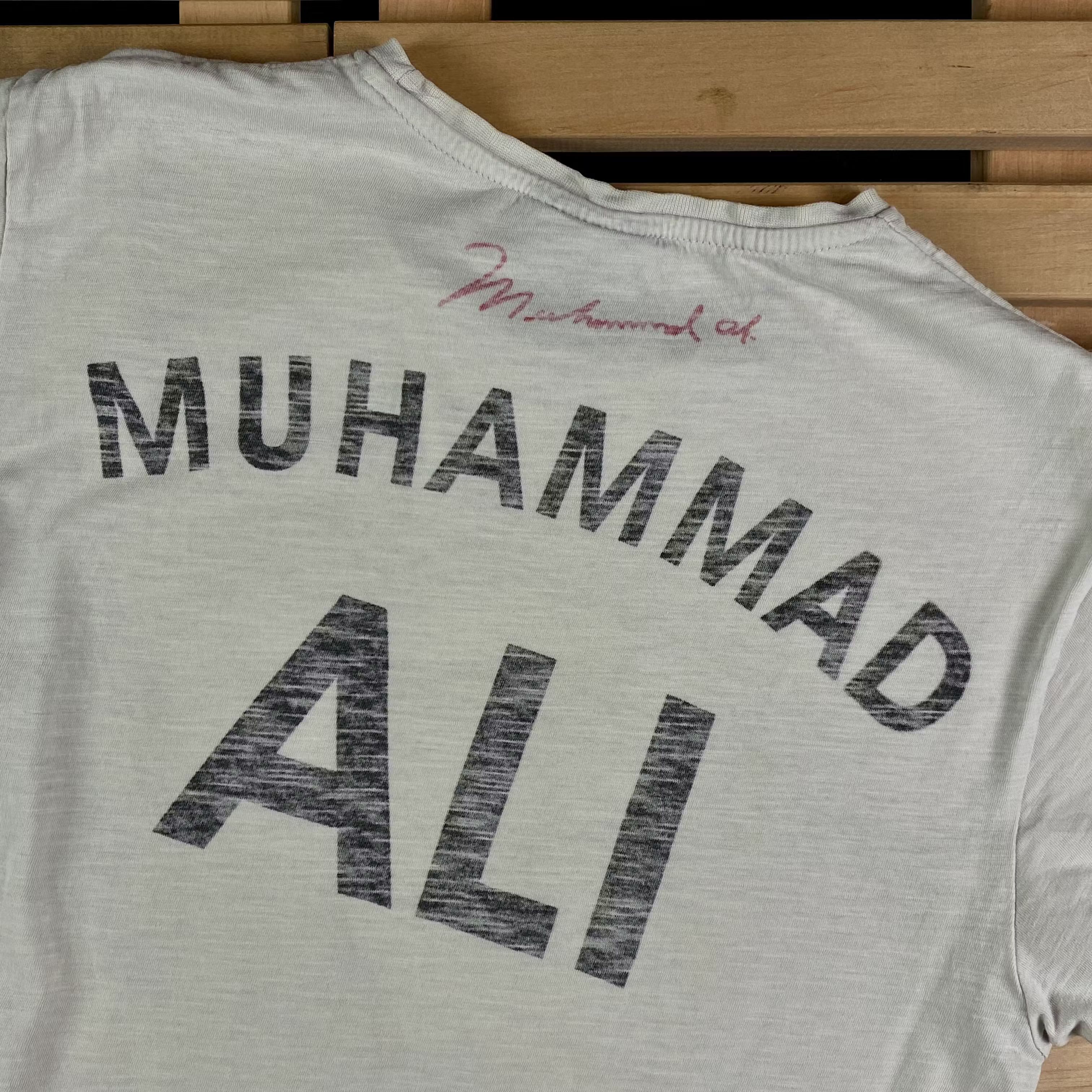 Vintage Mens Vintage T Shirt Muhammad Ali Size S Size US S / EU 44-46 / 1 - 8 Thumbnail