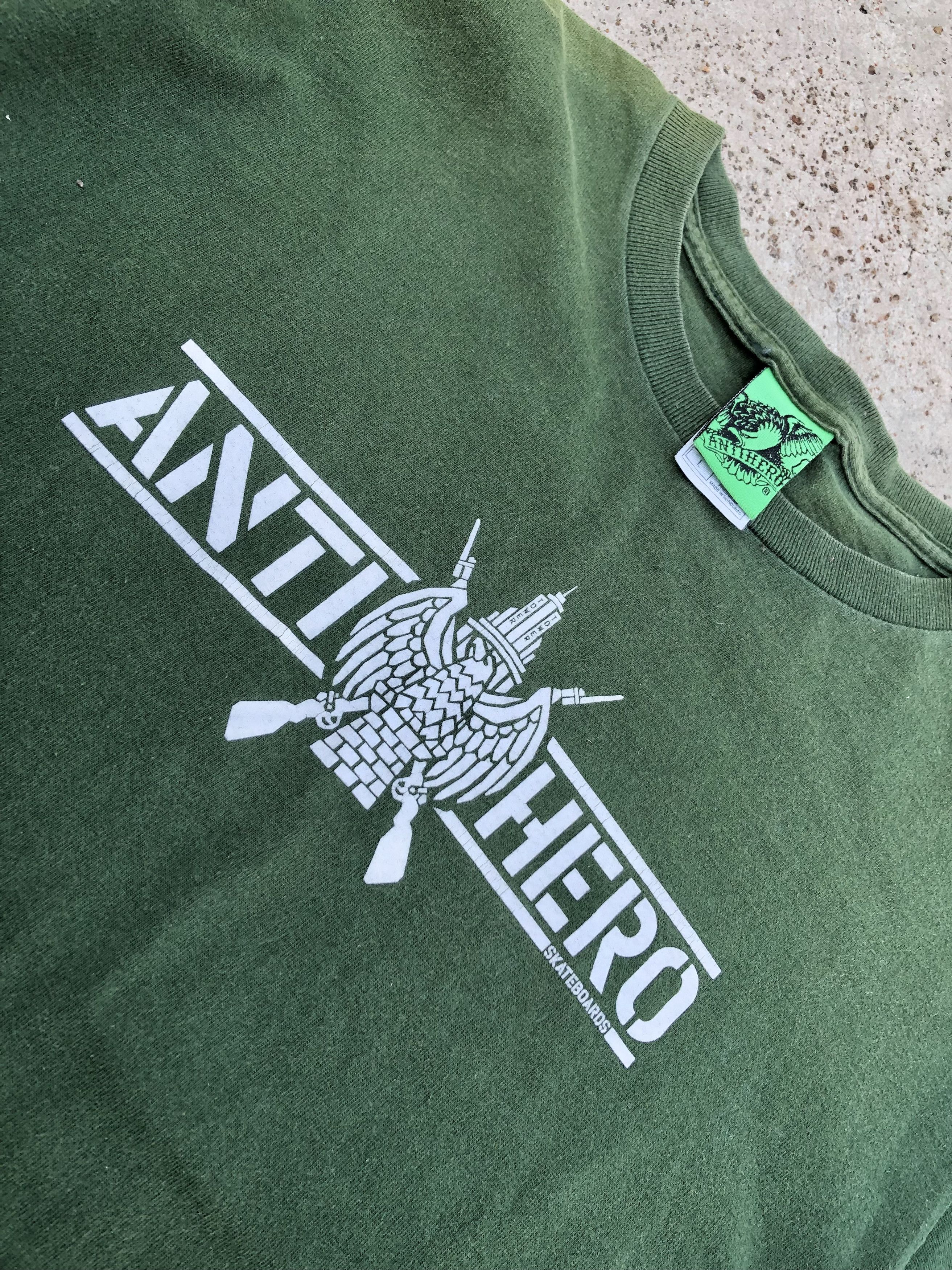 Antihero SUN FADED ANTIHERO LOGO TEE Size US L / EU 52-54 / 3 - 8 Thumbnail