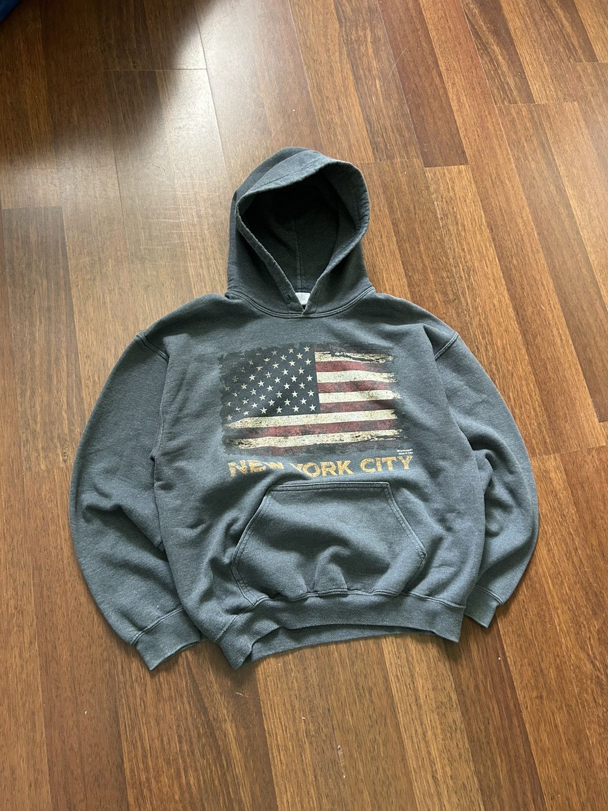 Gildan Vintage 00s NYC Big Logo Flag USA Streetwear Hoodie Size M Size US M / EU 48-50 / 2 - 5 Thumbnail