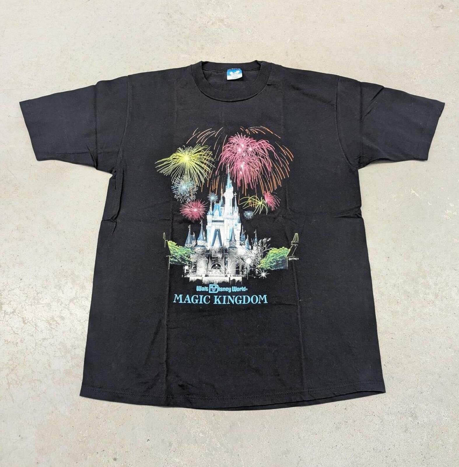 Disney Vintage 80s Walt Disney World Magic Kingdom Promo T-shirt Size US XL / EU 56 / 4 - 1 Thumbnail