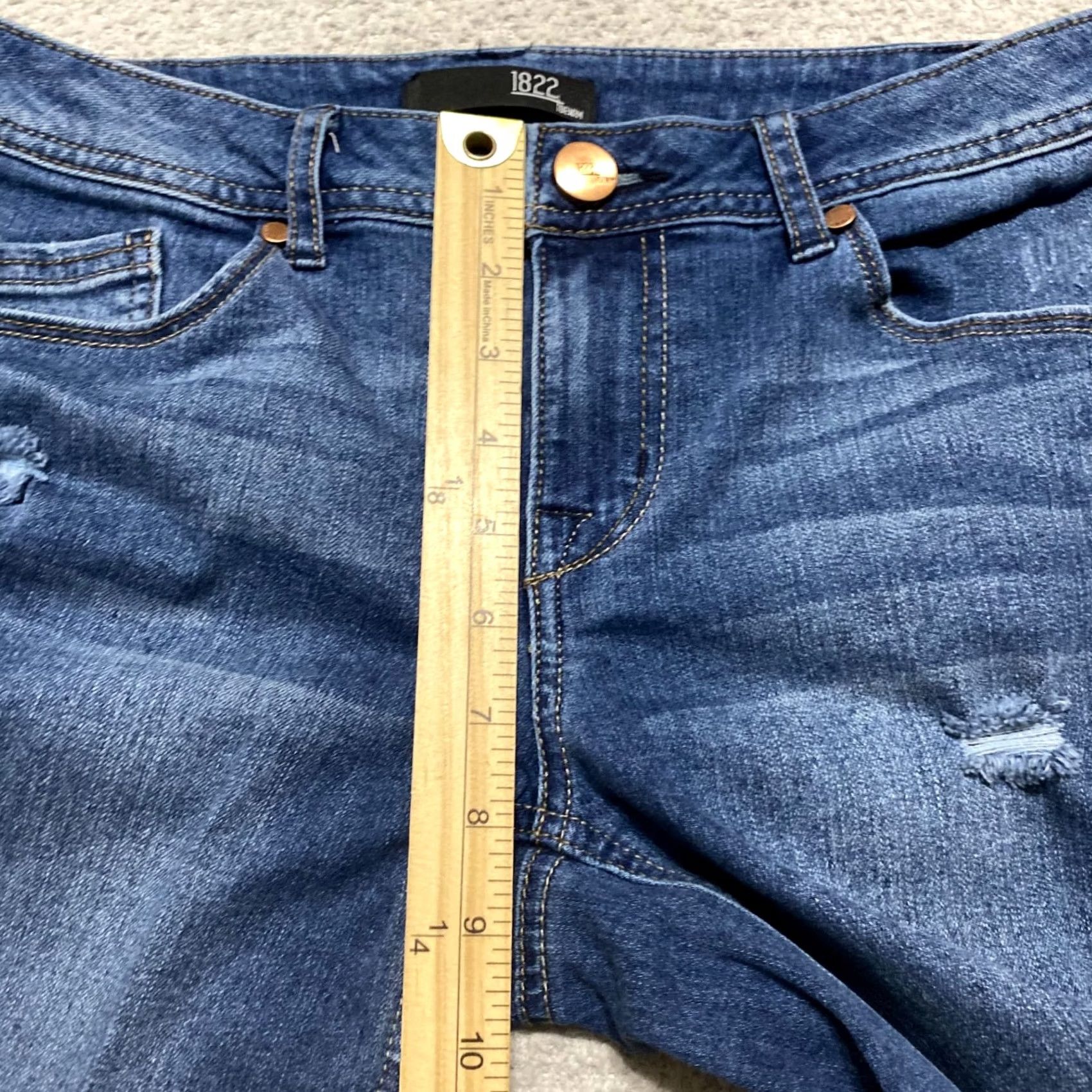 Vintage 1822 Denim Bermuda Shorts Women's Blue Denim 8" Inseam Mid Rise 4 5-Pocket Button Front Casual Travel Size 27" / US 4 / IT 40 - 6 Thumbnail