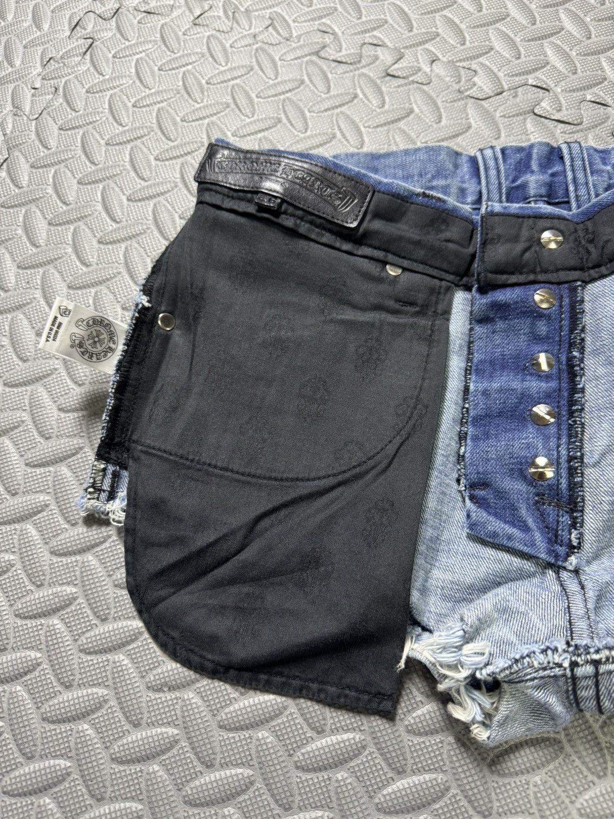 Chrome Hearts Chrome Hearts - Denim Sexy Shorts Custom Order Size 26" / US 2 / IT 38 - 16 Thumbnail