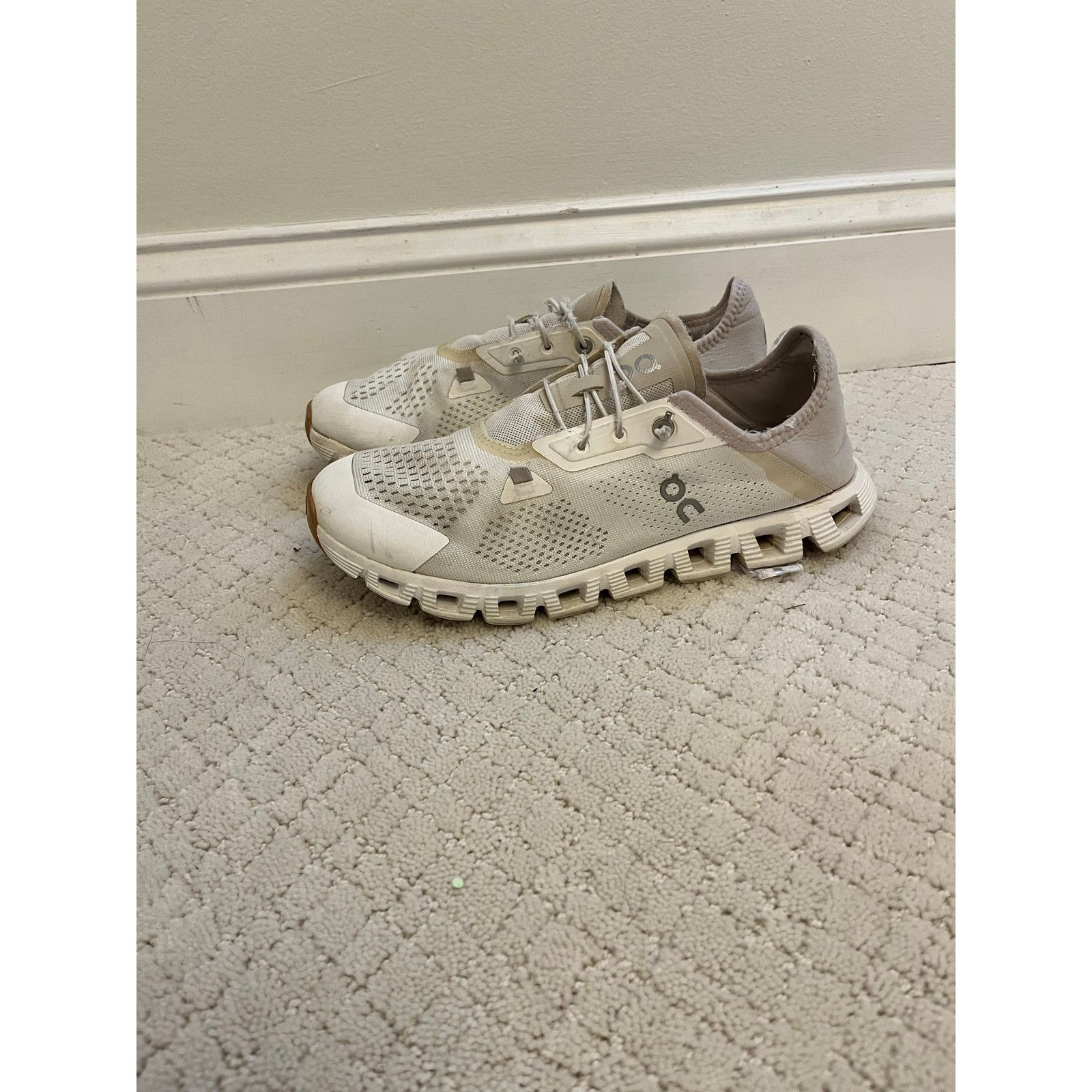 On On Cloud 5 Coast Men's Performance Running Sneaker Size US 8.5 / EU 41-42 - 1 Thumbnail