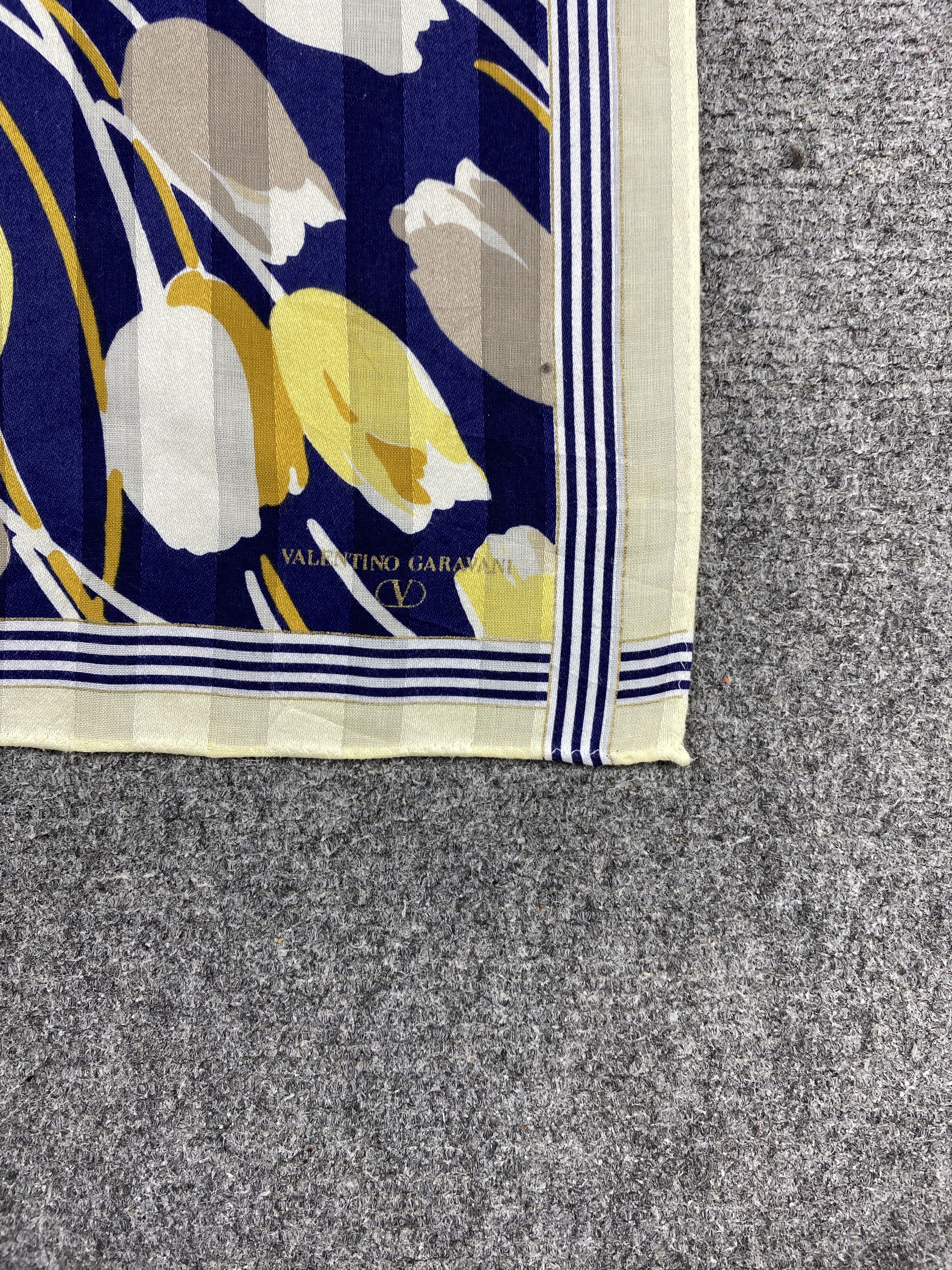 Valentino Valentino Garavani Handkerchief / Neckerchief HKC1115 Size ONE SIZE - 6 Thumbnail