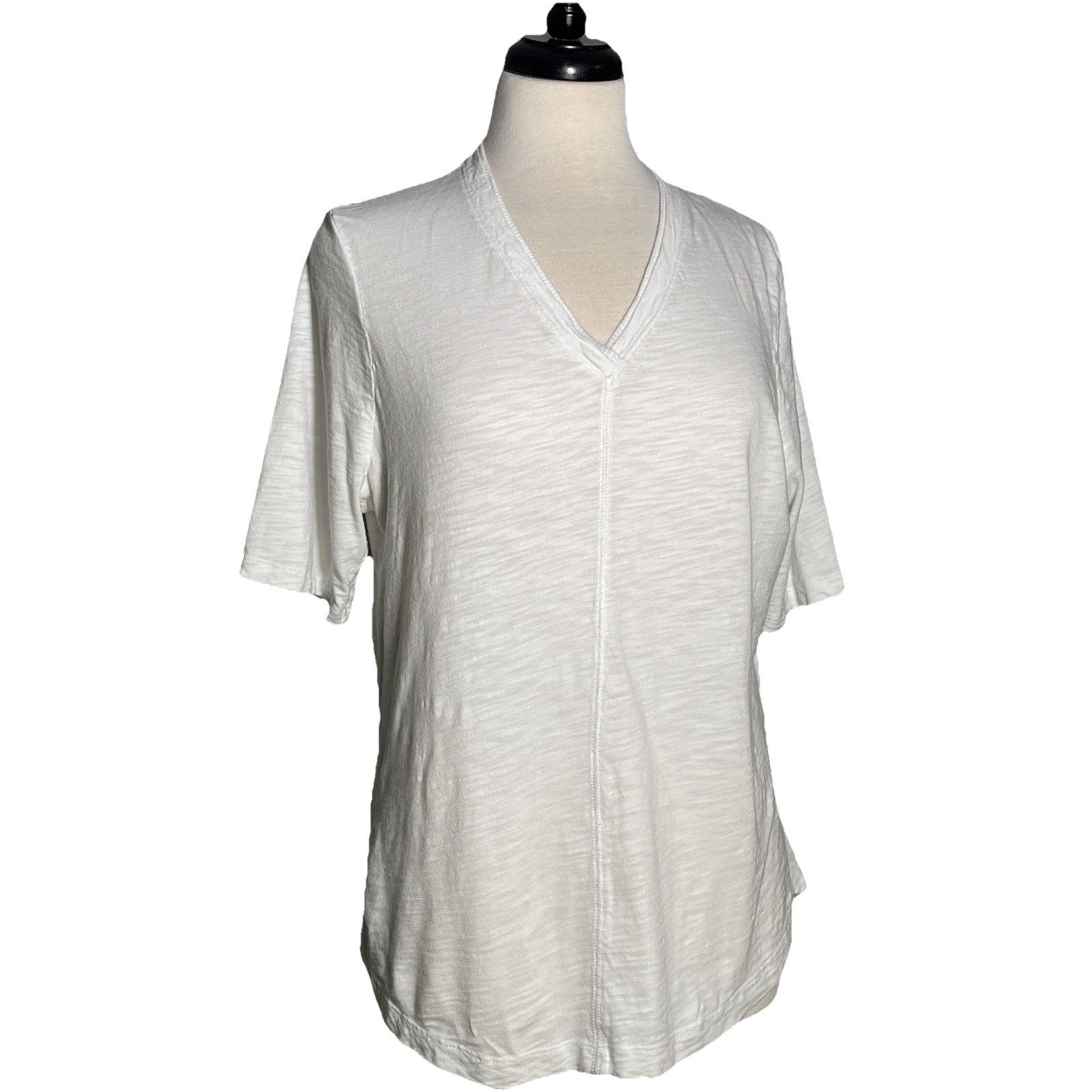 Chicos Chicos Ladies Size 2/L Top White V-neck Size L / US 10 / IT 46 - 1 Thumbnail
