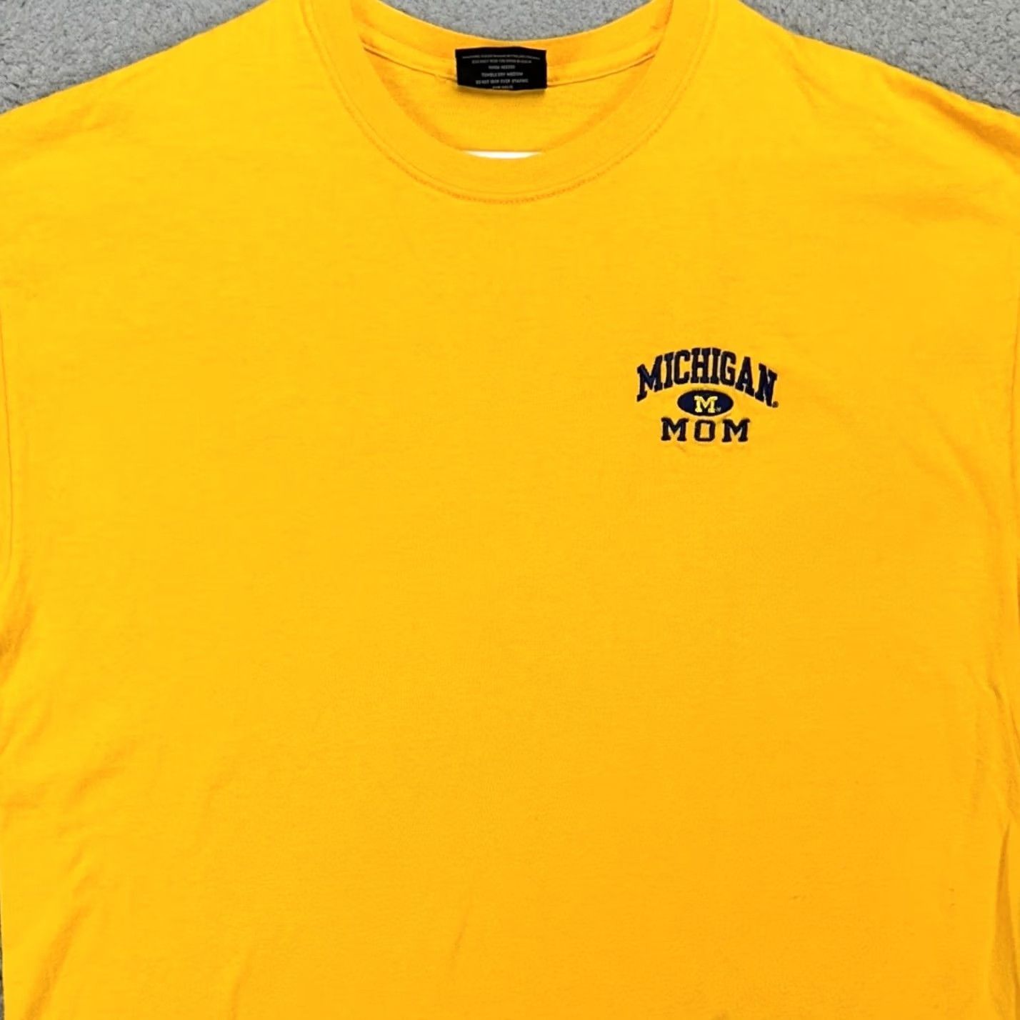Vintage Michigan Mom T-Shirt XL Yellow Short Sleeve Crew Neck Cotton Steve & Barry's Mens Tee Size US XL / EU 56 / 4 - 2 Thumbnail