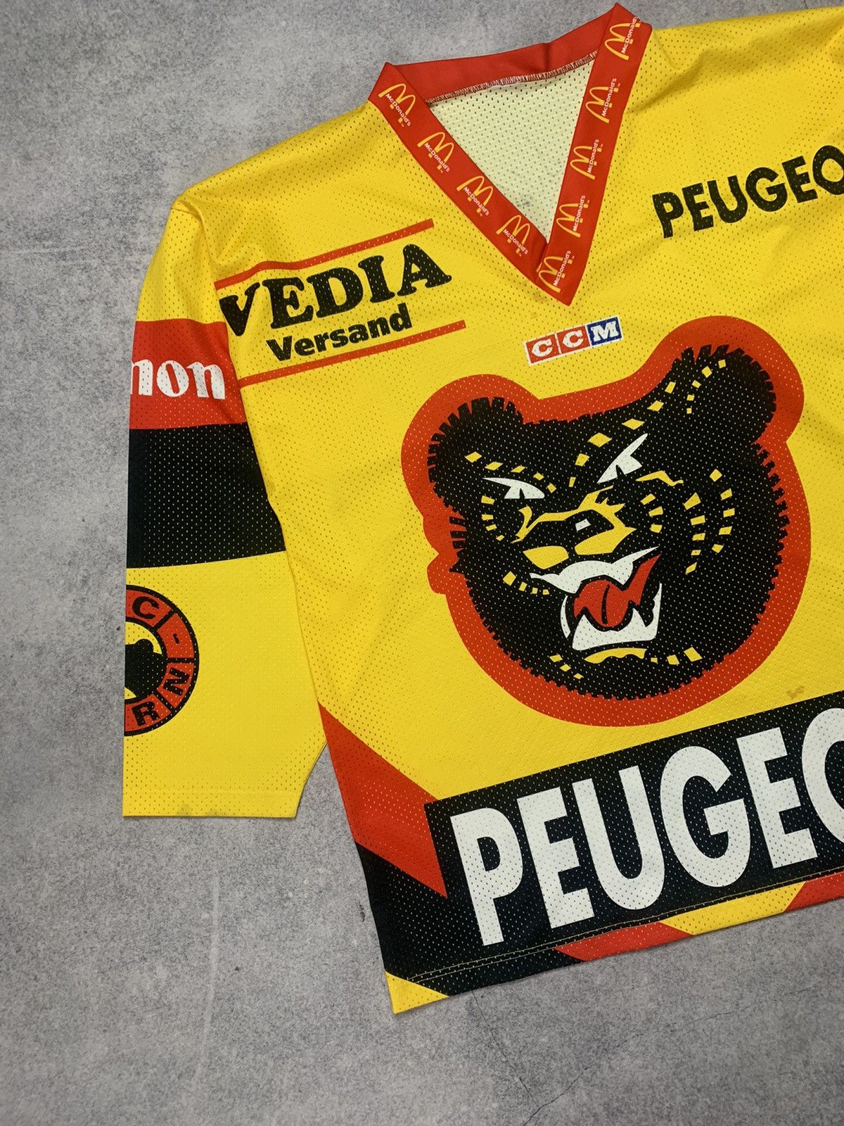 NHL Vintage CCM Sc Bern Switzerland Ice Hockey Jersey Size US L / EU 52-54 / 3 - 2 Thumbnail