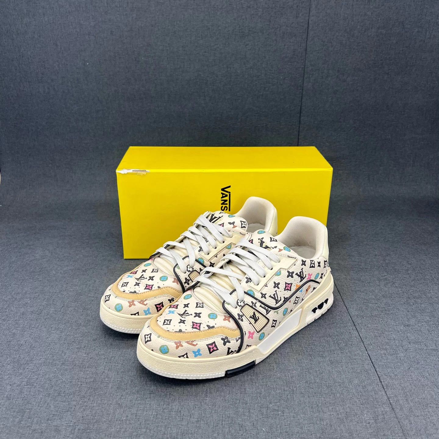 Louis Vuitton LV Trainer Beige AOP 6 Size US 6 / IT 36 - 1 Thumbnail