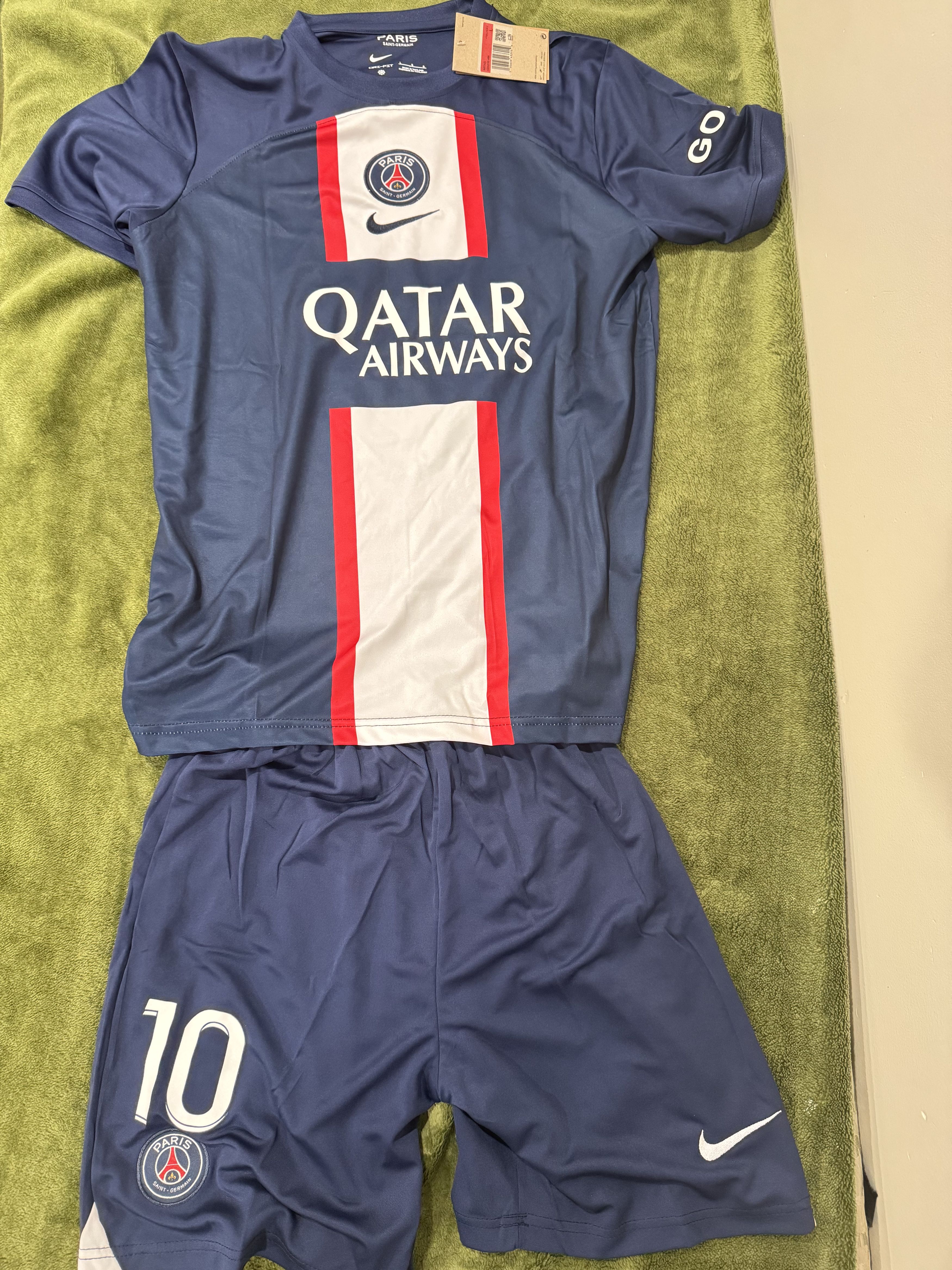 Vintage PSG PARIS SAINT GERMAIN 22-2023 NEYMAR JR JERSEY SET SIZE L Size US L / EU 52-54 / 3 - 1 Thumbnail